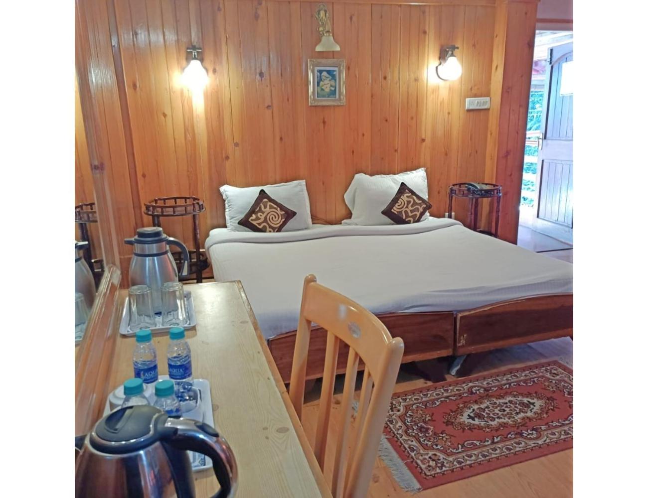 Standard Double Room photo 2