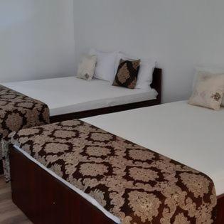 Quadruple Room with Private Bathroom - Photo 3