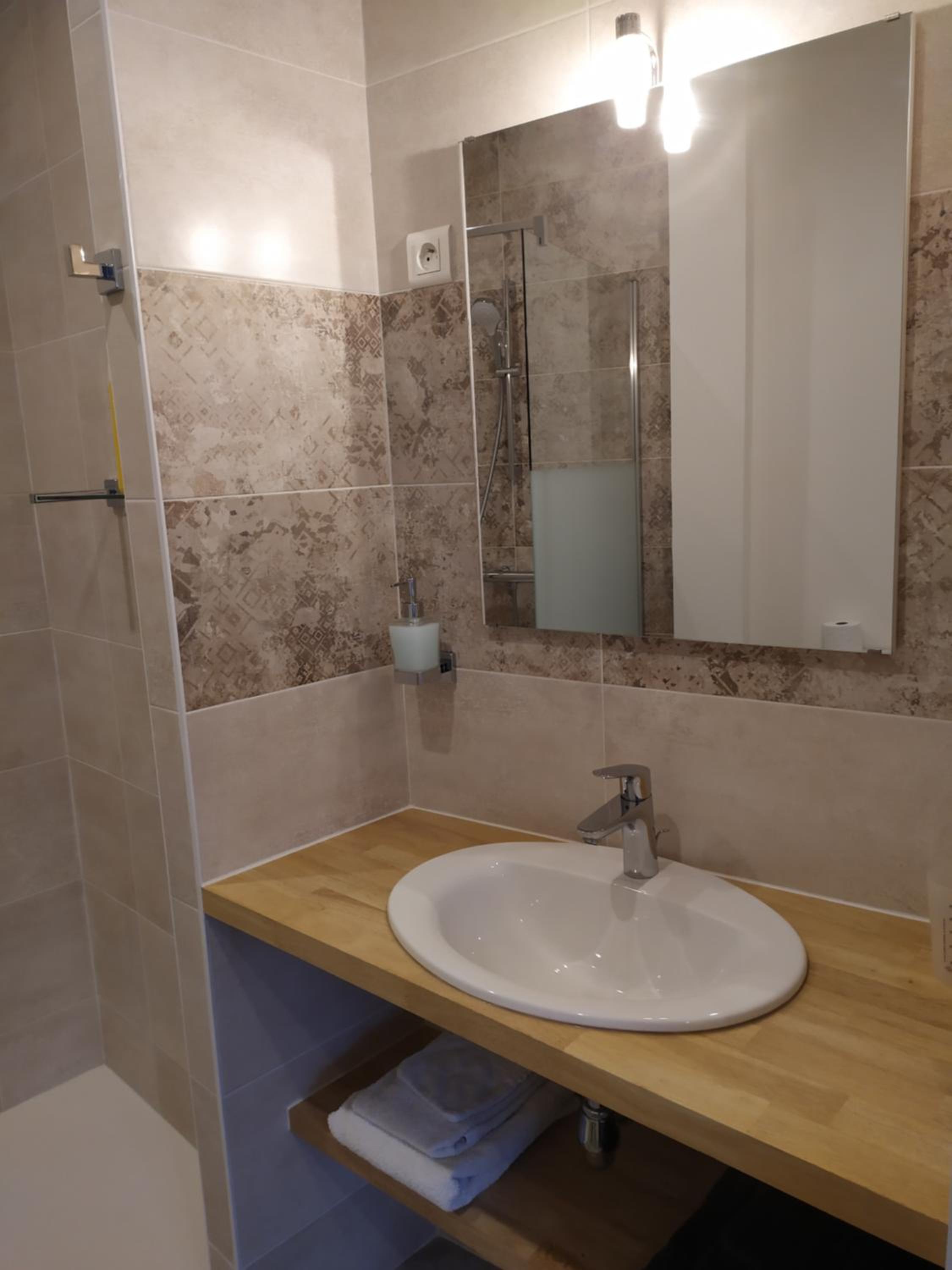 Double Room with Private Bathroom photo 1