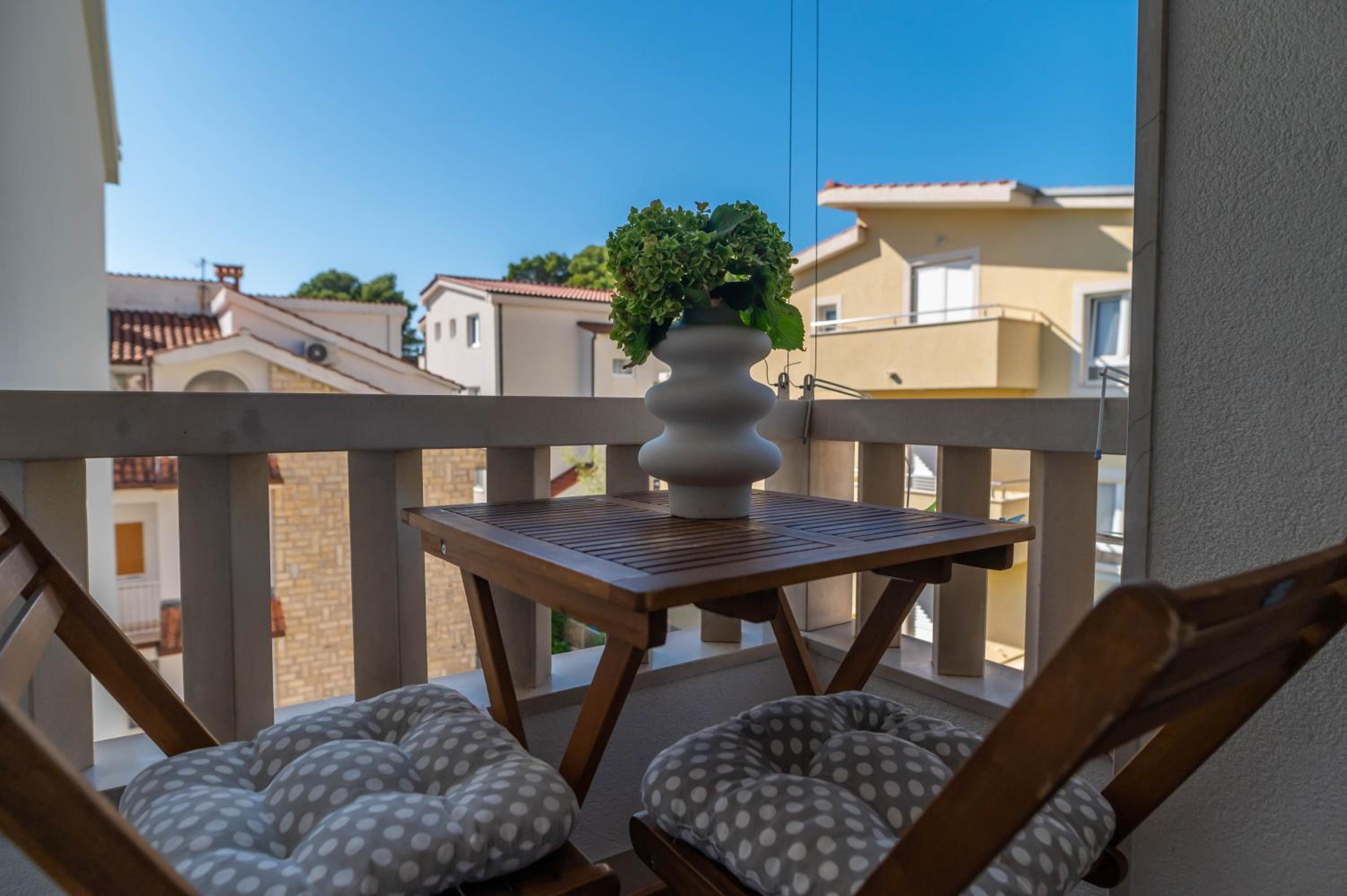 Studio with Balcony photo 1