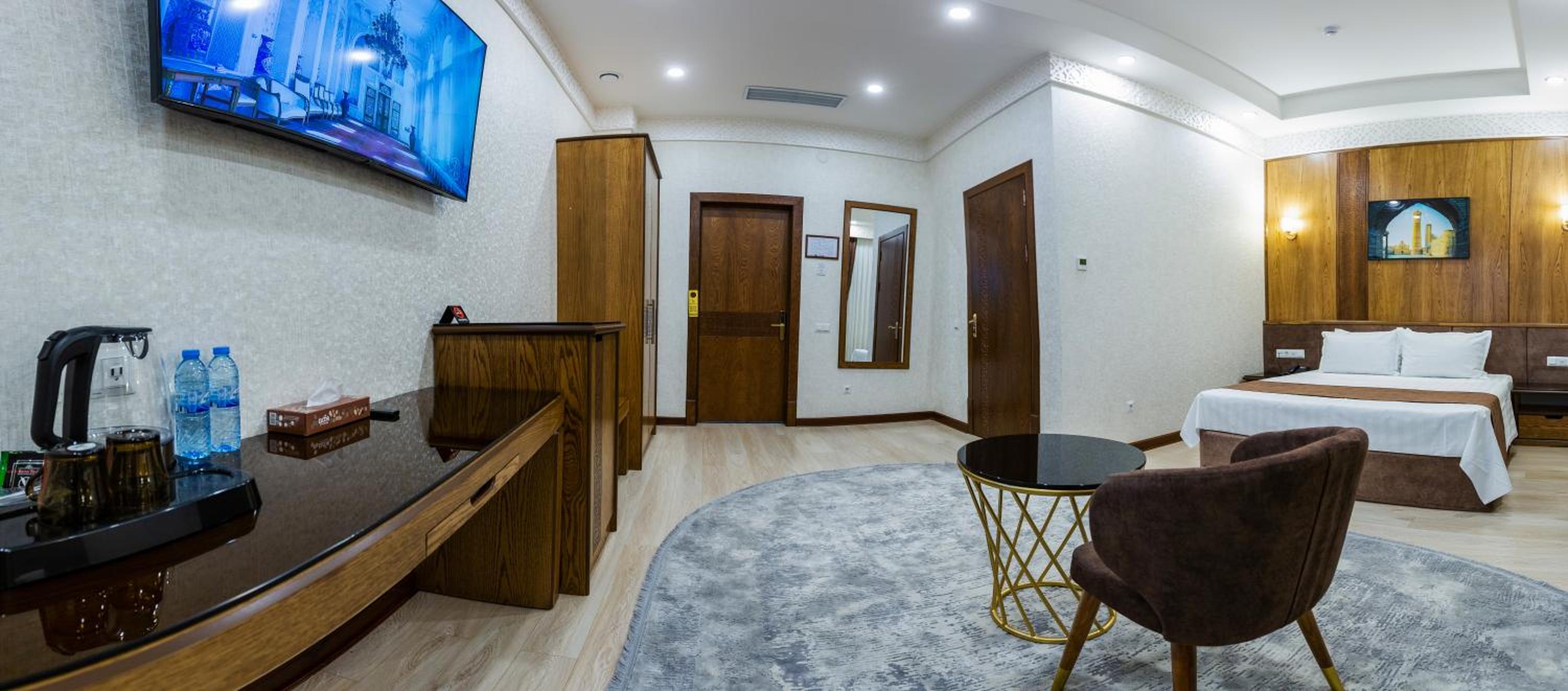 Deluxe Double Room with Balcony photo 1
