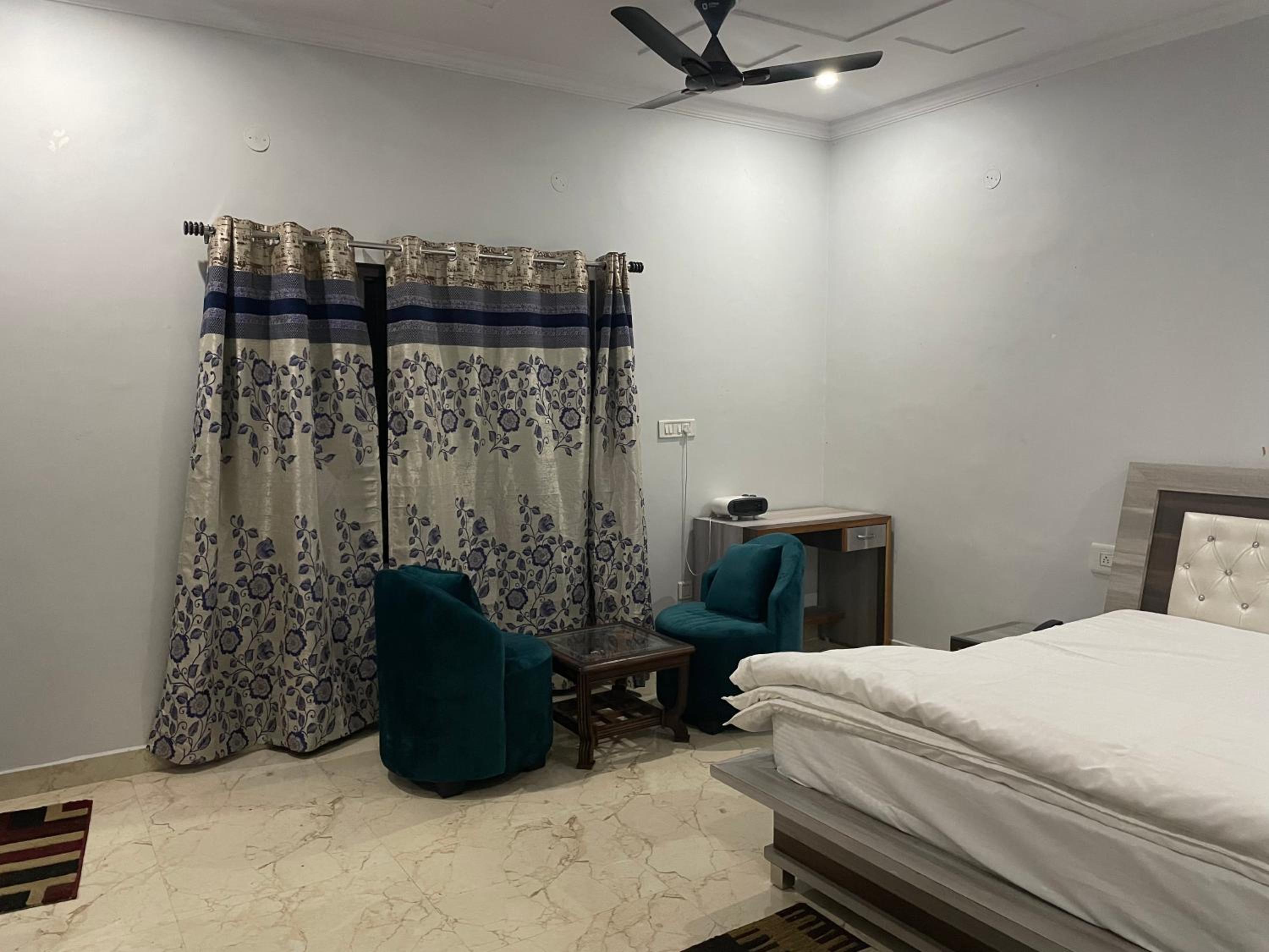 Superior Suite - Photo 4