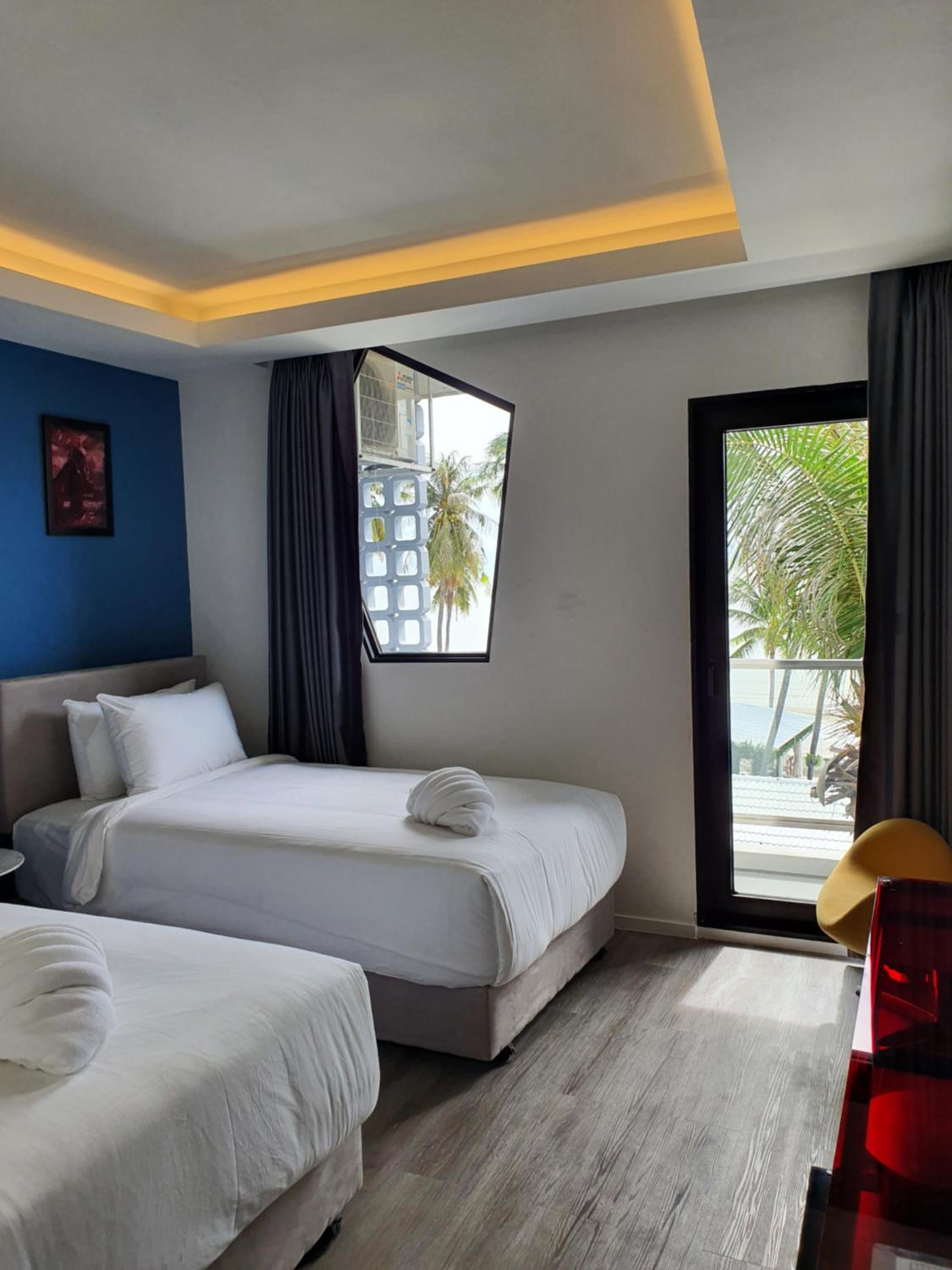 Standard Twin Room with Sea View