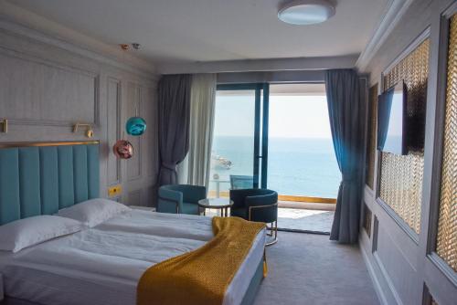 Deluxe Double Room with Balcony and Sea View photo 1