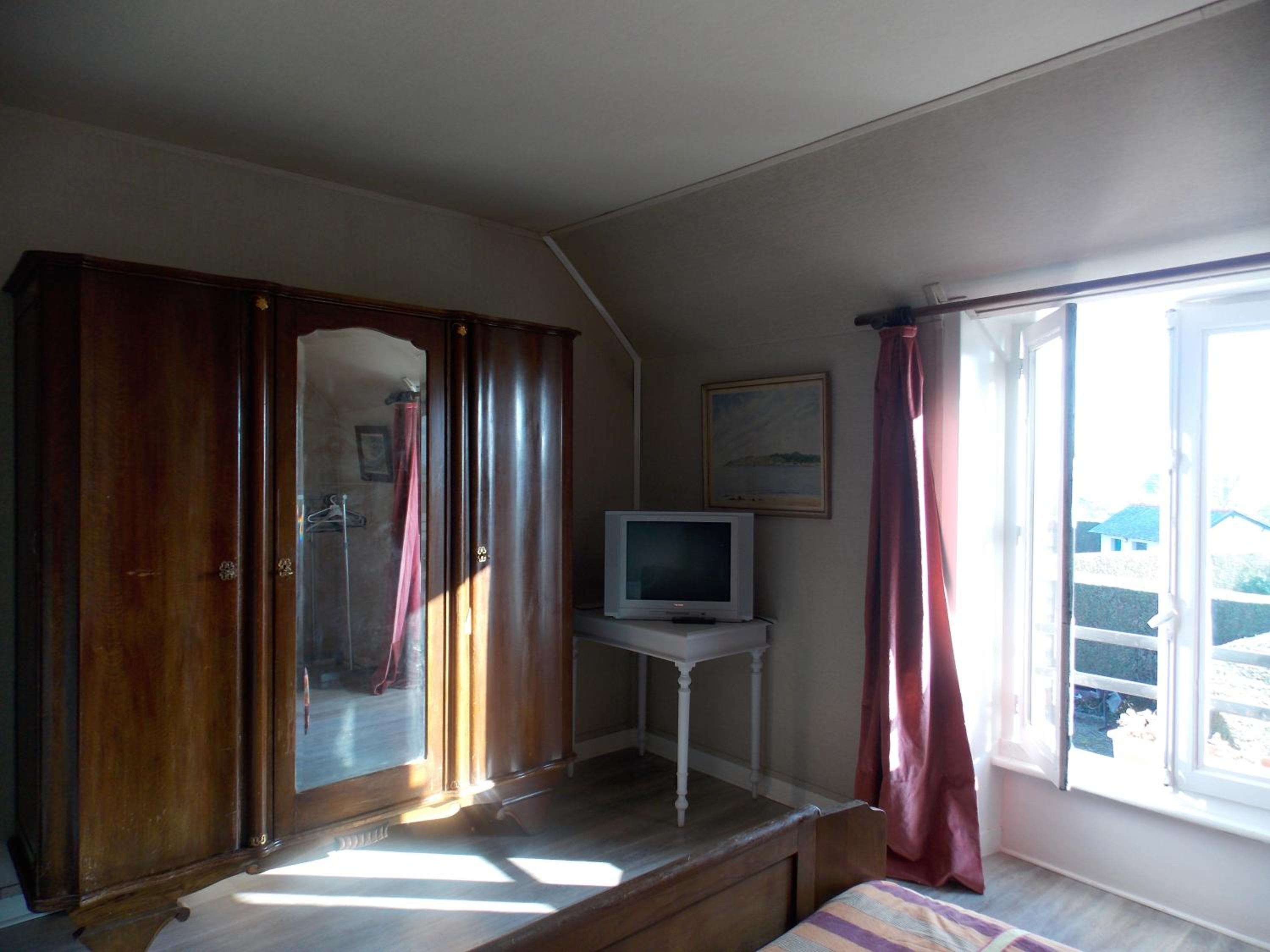 Double Room - Photo 6