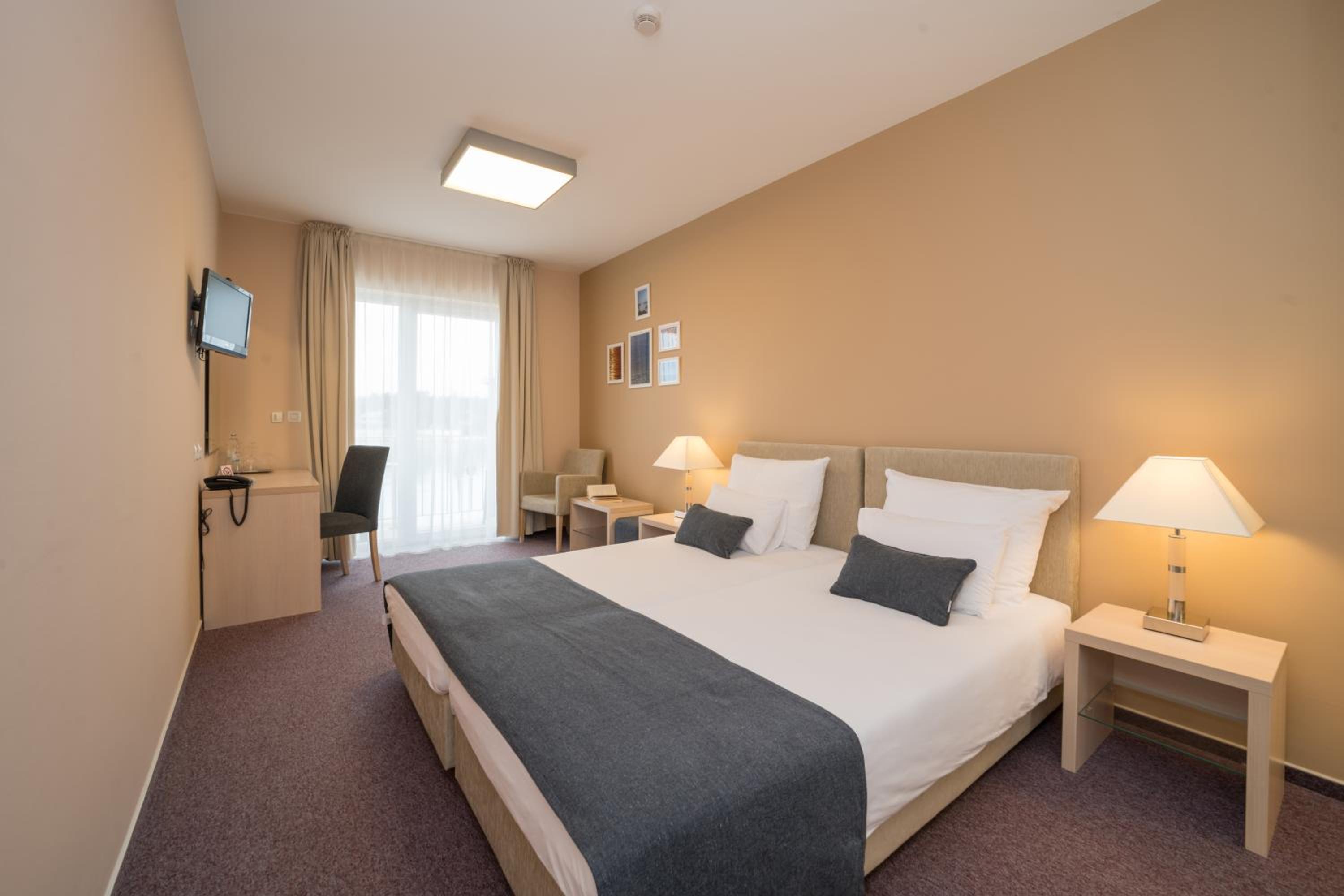 Double Room with Sea View photo 2