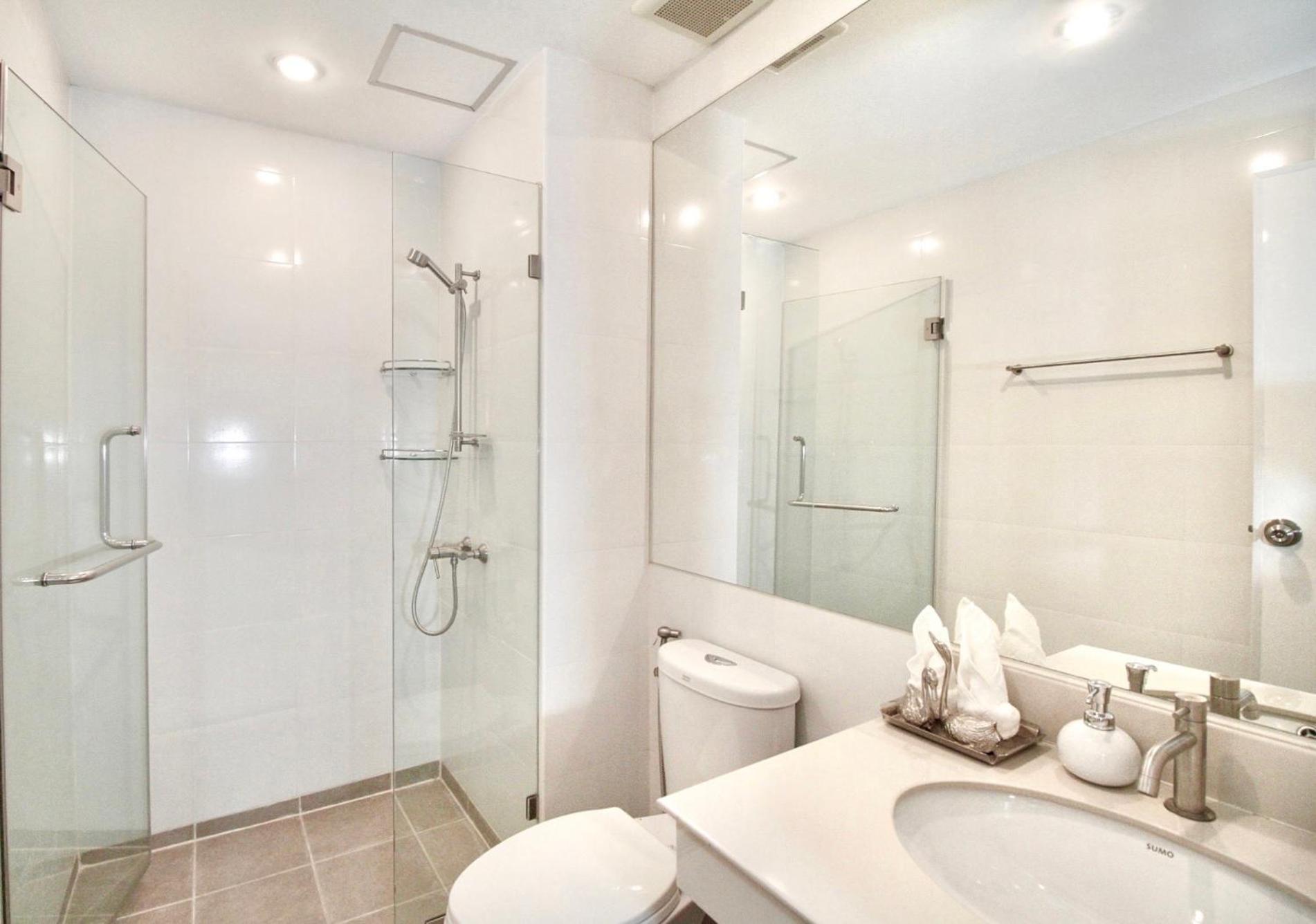 Junior Suite with Pool View photo 1