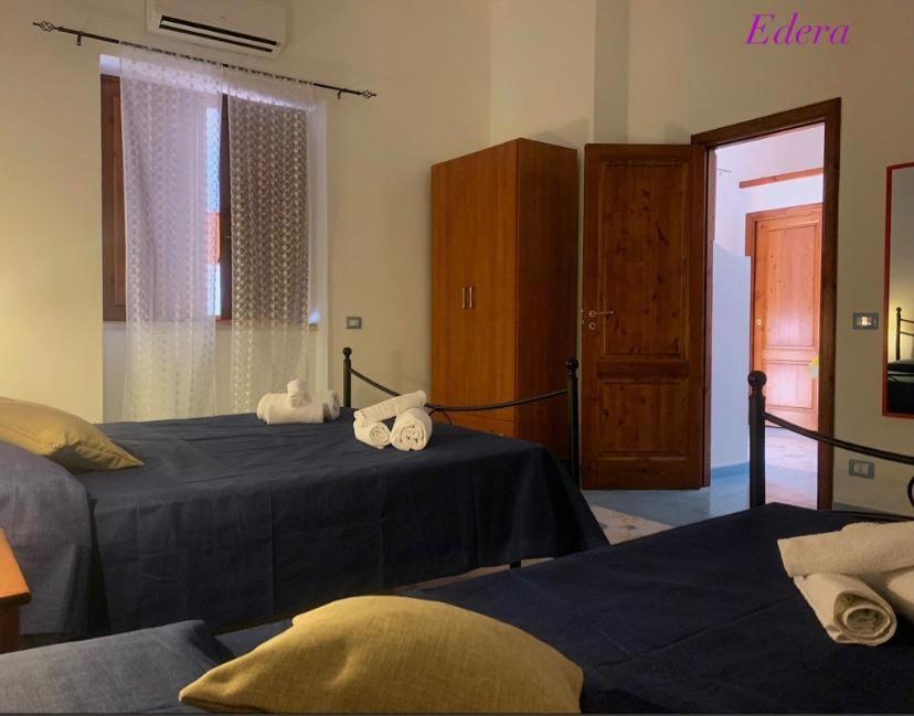 One-Bedroom House - Photo 17