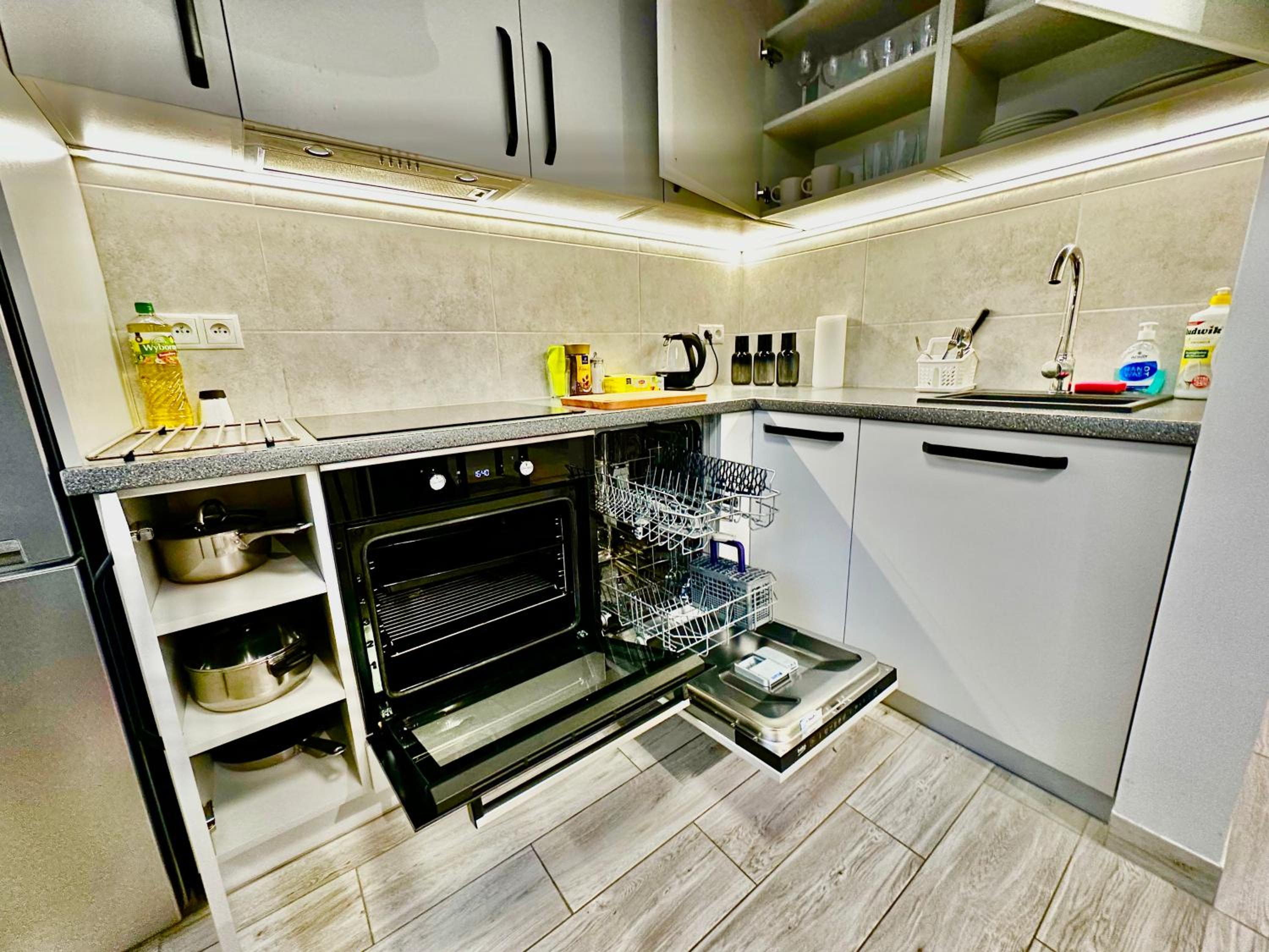 One-Bedroom Apartment - Photo 4