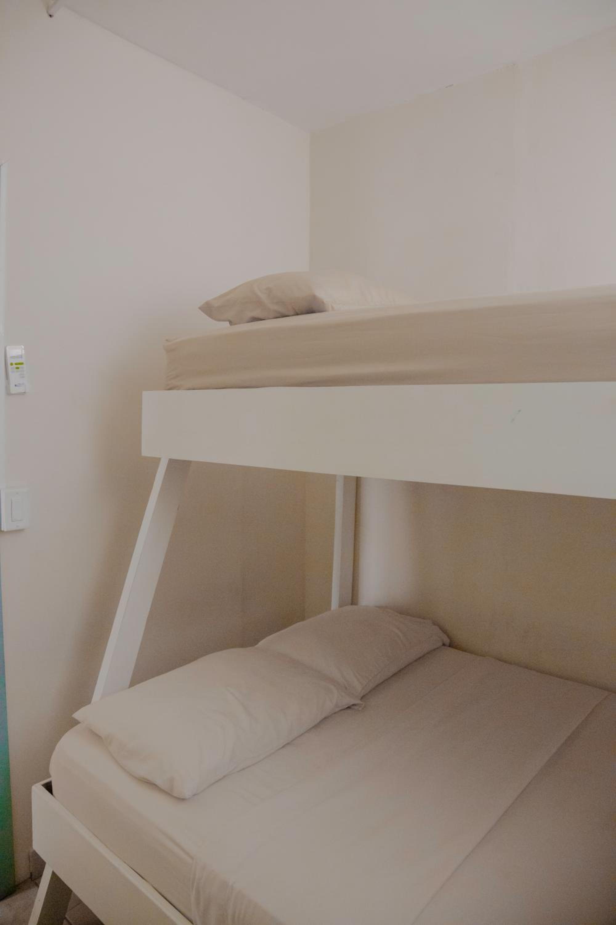 Basic Triple Room with Shared Bathroom photo 3