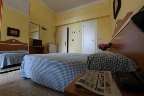 Double or Twin Room - Photo 3