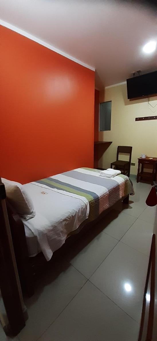 Single Room with Private Bathroom photo 2