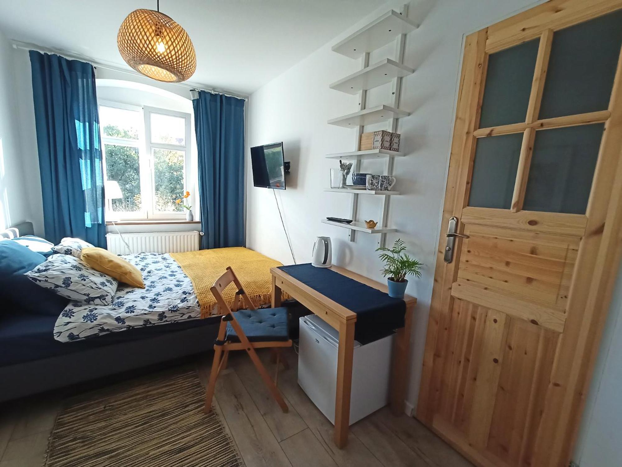 Small Double Room - Photo 3