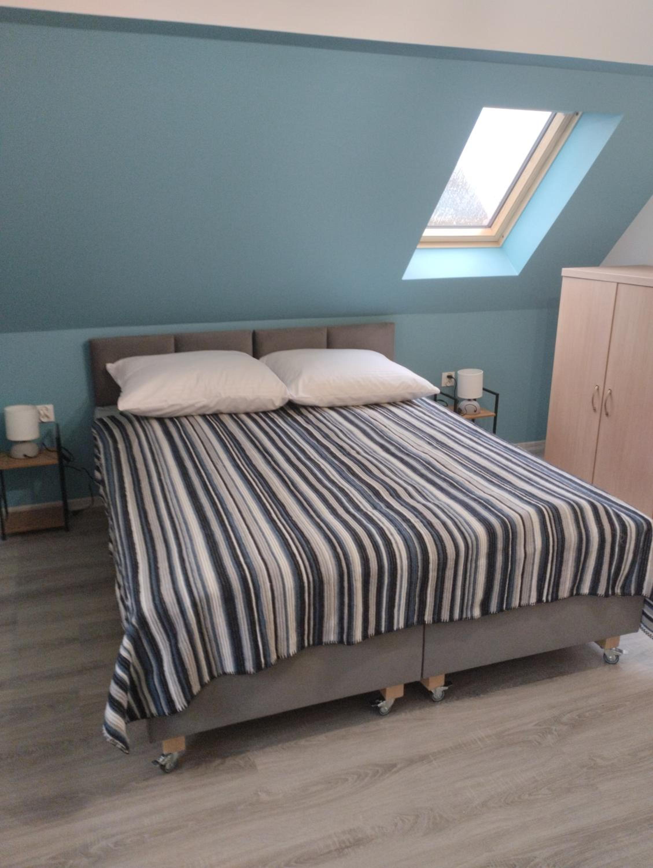 Double or Twin Room with Bathroom - Photo 3