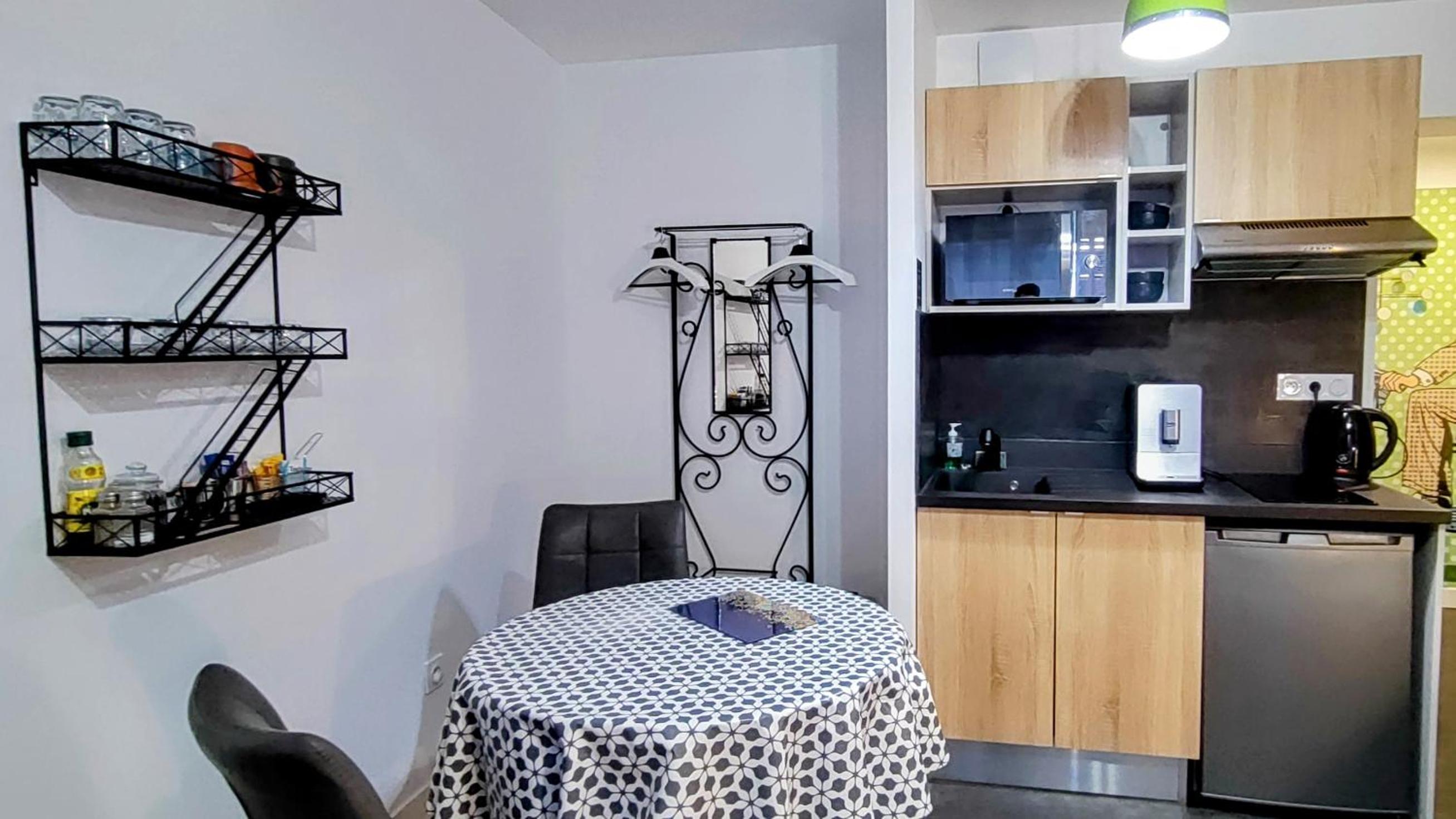 Apartment - Photo 2