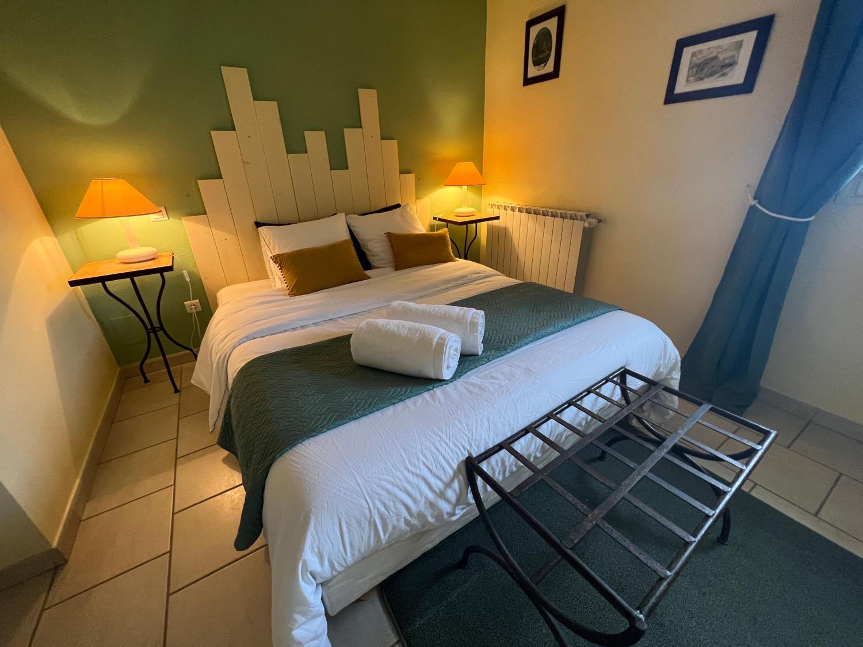 Standard Double Room - Photo 1