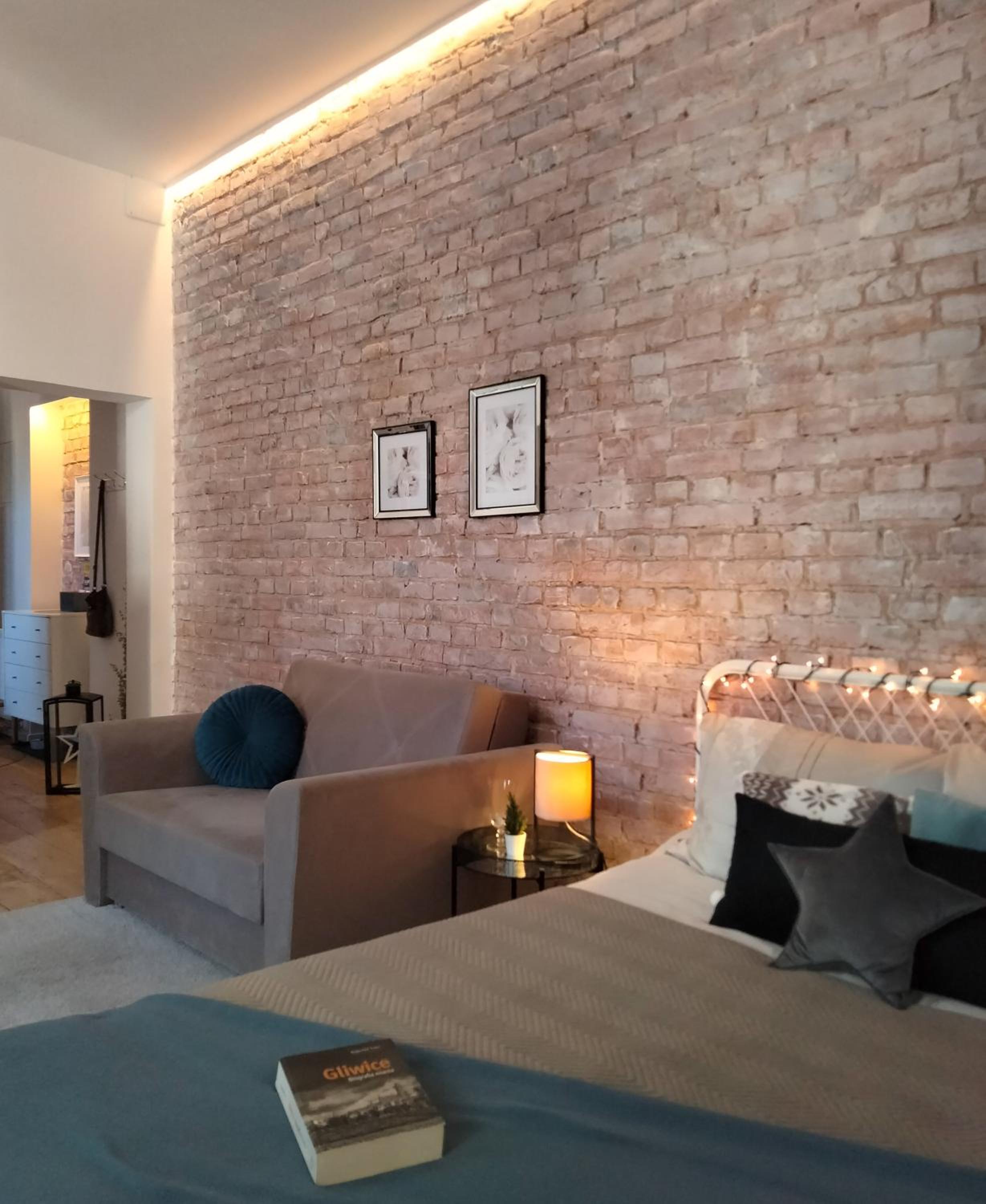 One-Bedroom Apartment - Photo 1