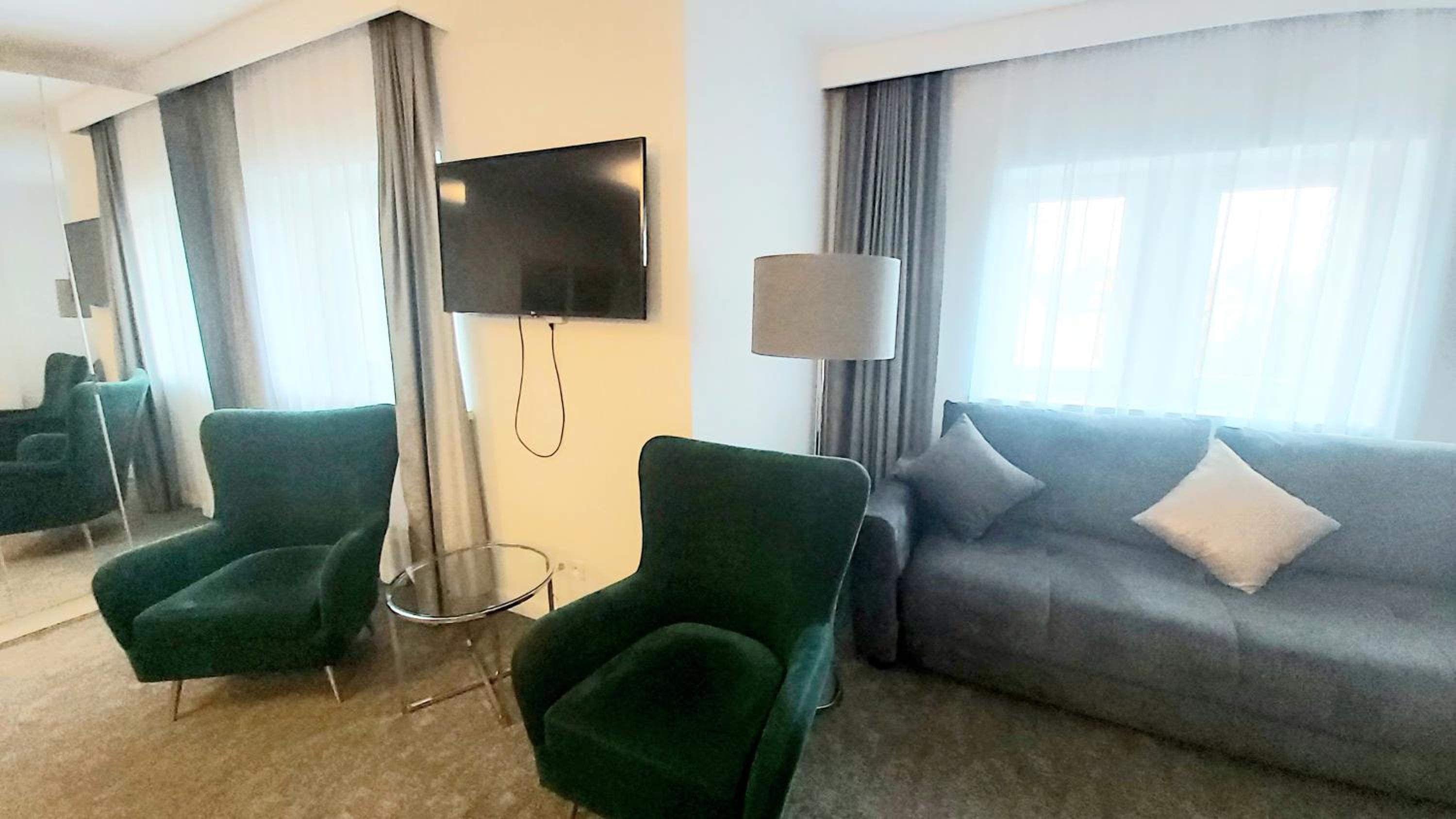 Deluxe Double Room with Balcony photo 2