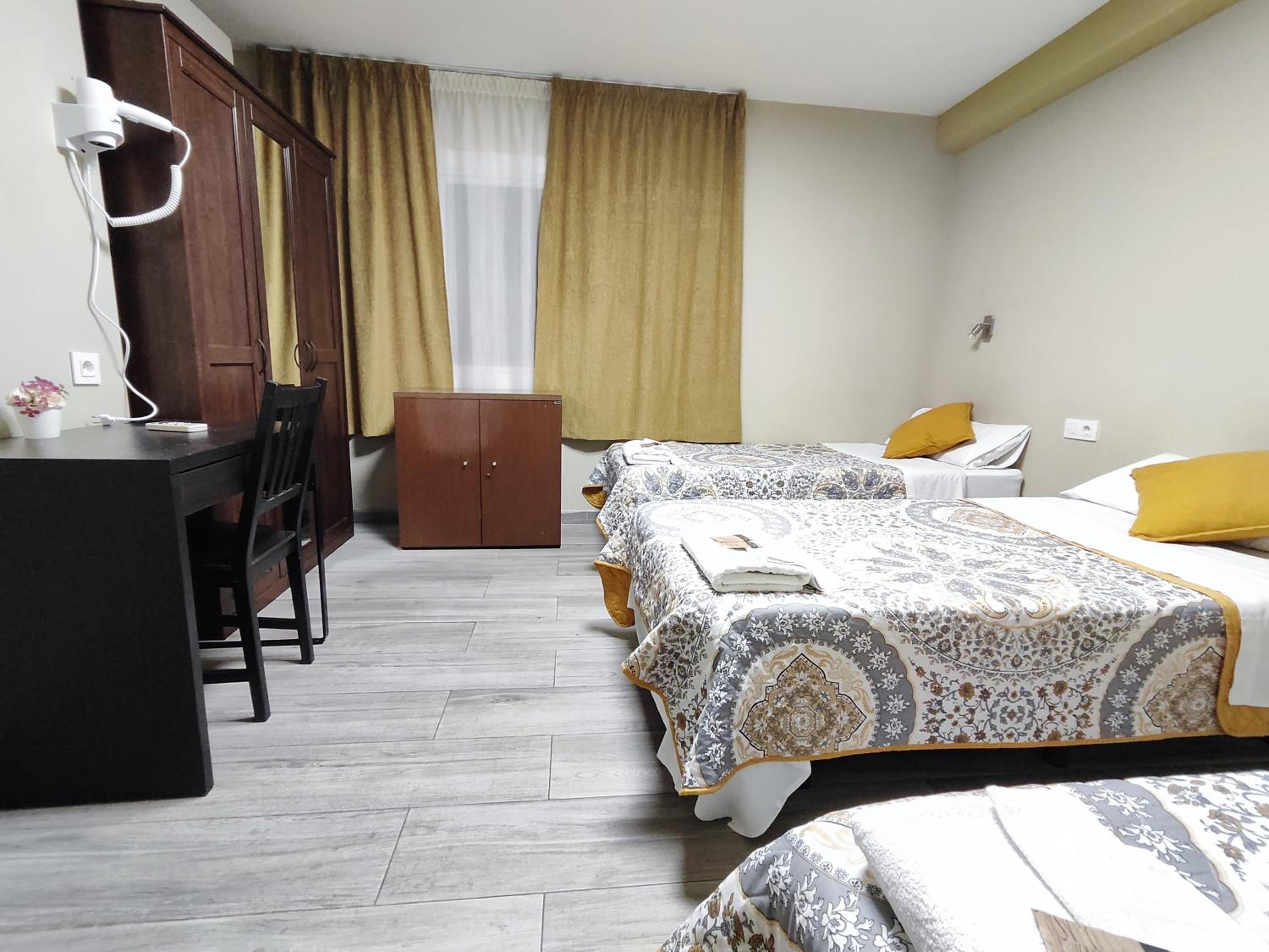 Triple Room with Shared Bathroom photo 1