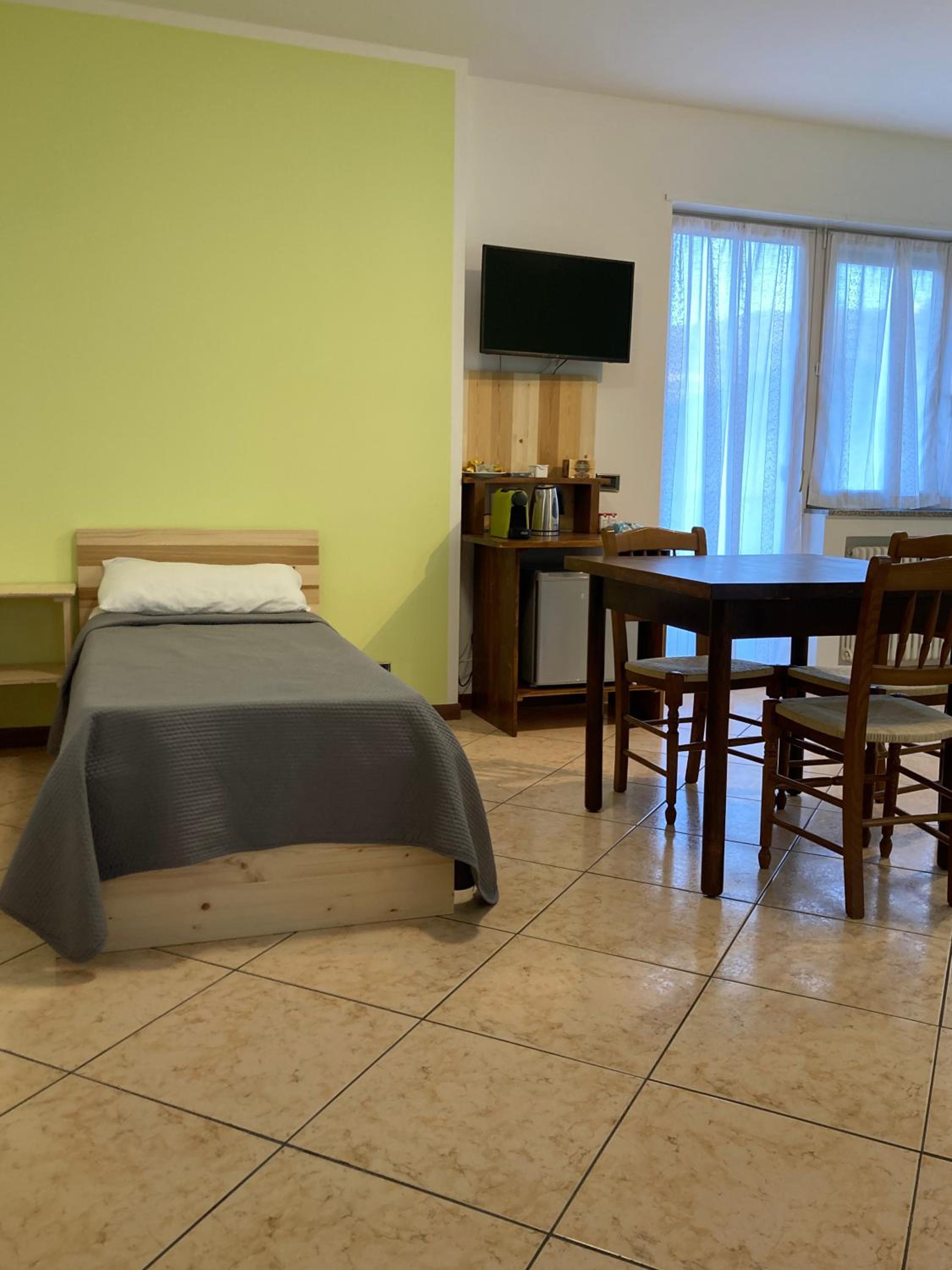 Triple Room with Private Bathroom - Photo 7