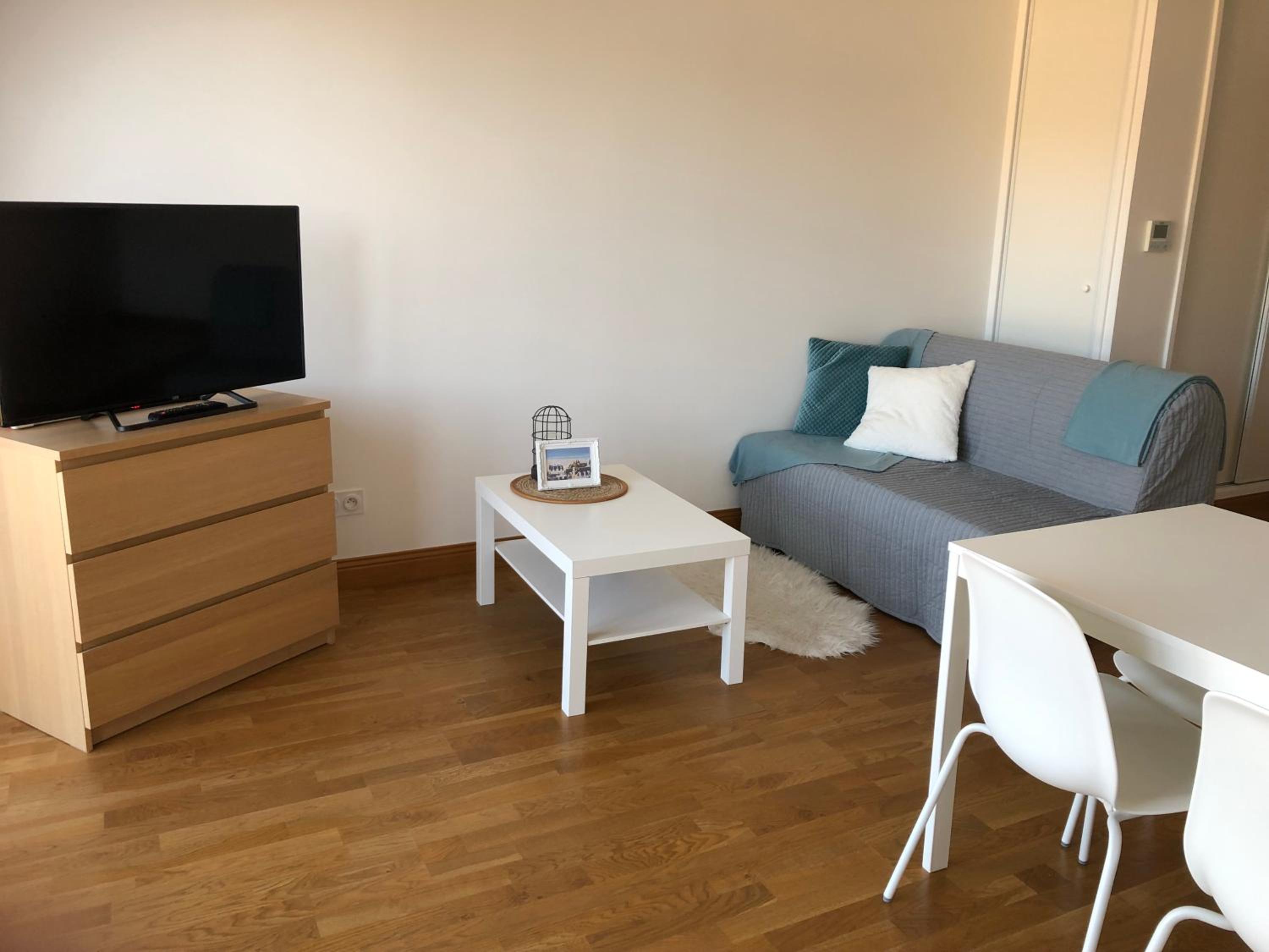 One-Bedroom Apartment