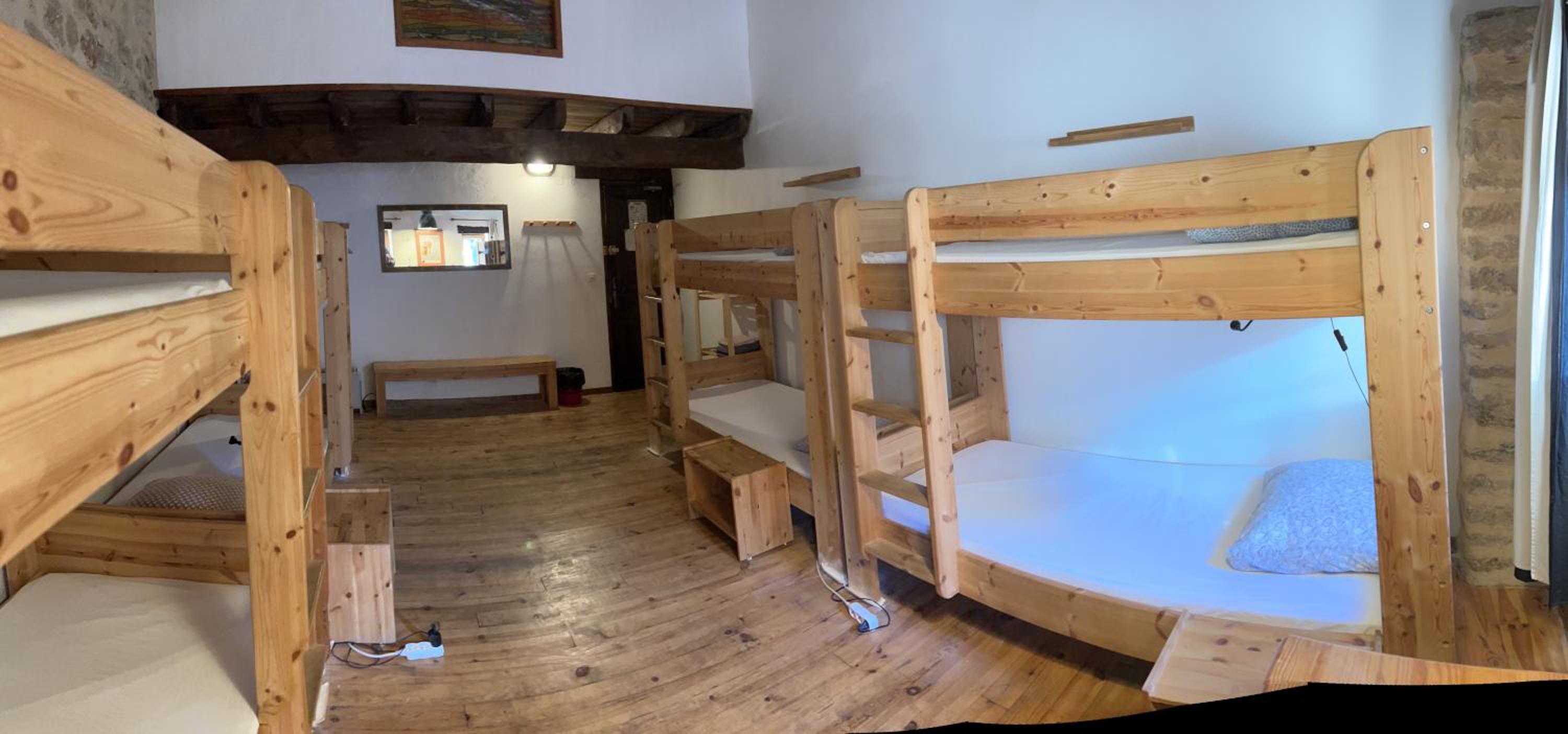 Bed in 8-Bed Mixed Dormitory Room photo 3