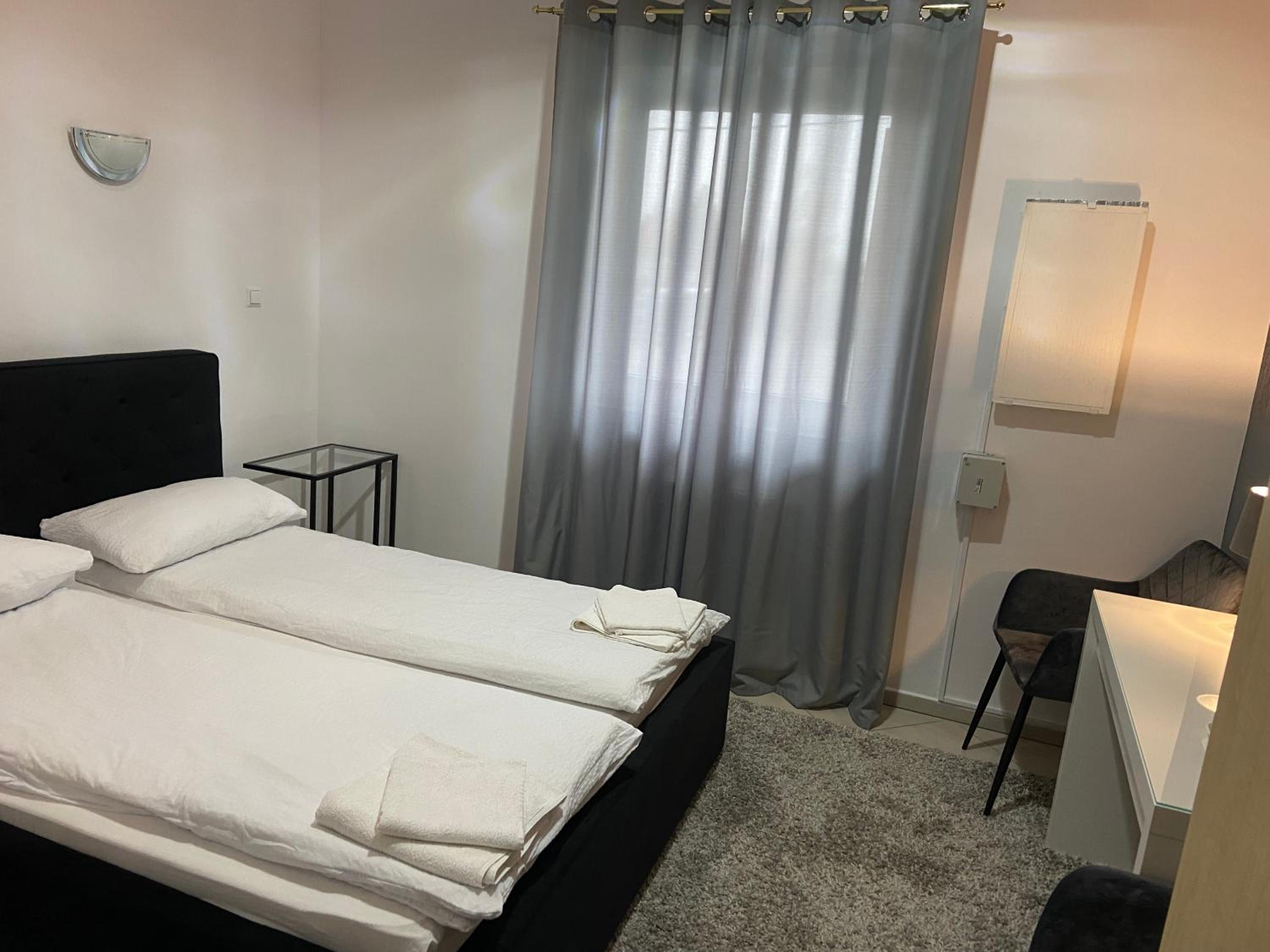 Double Room with Private Bathroom photo 2