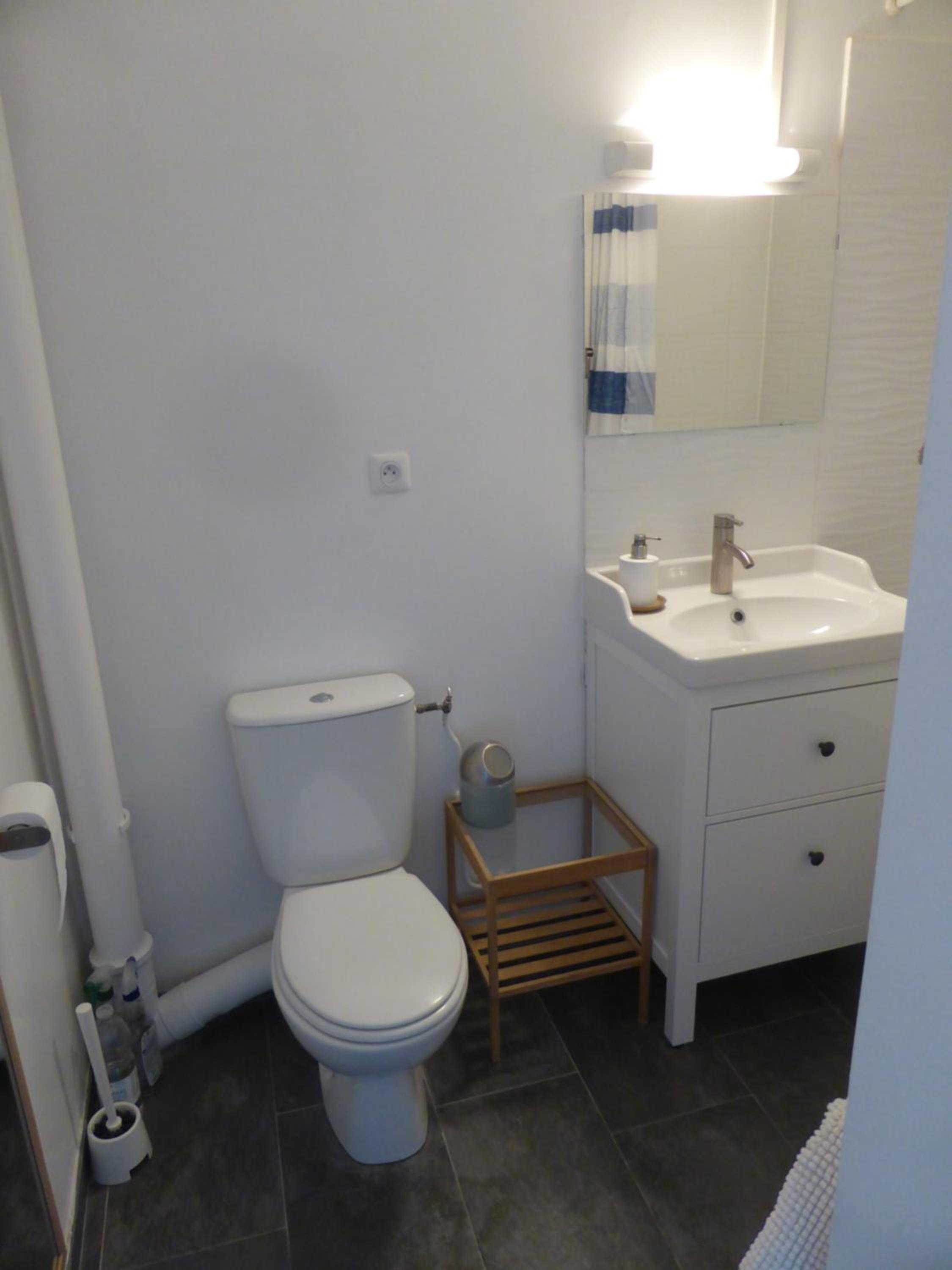 Studio Apartment - Photo 4