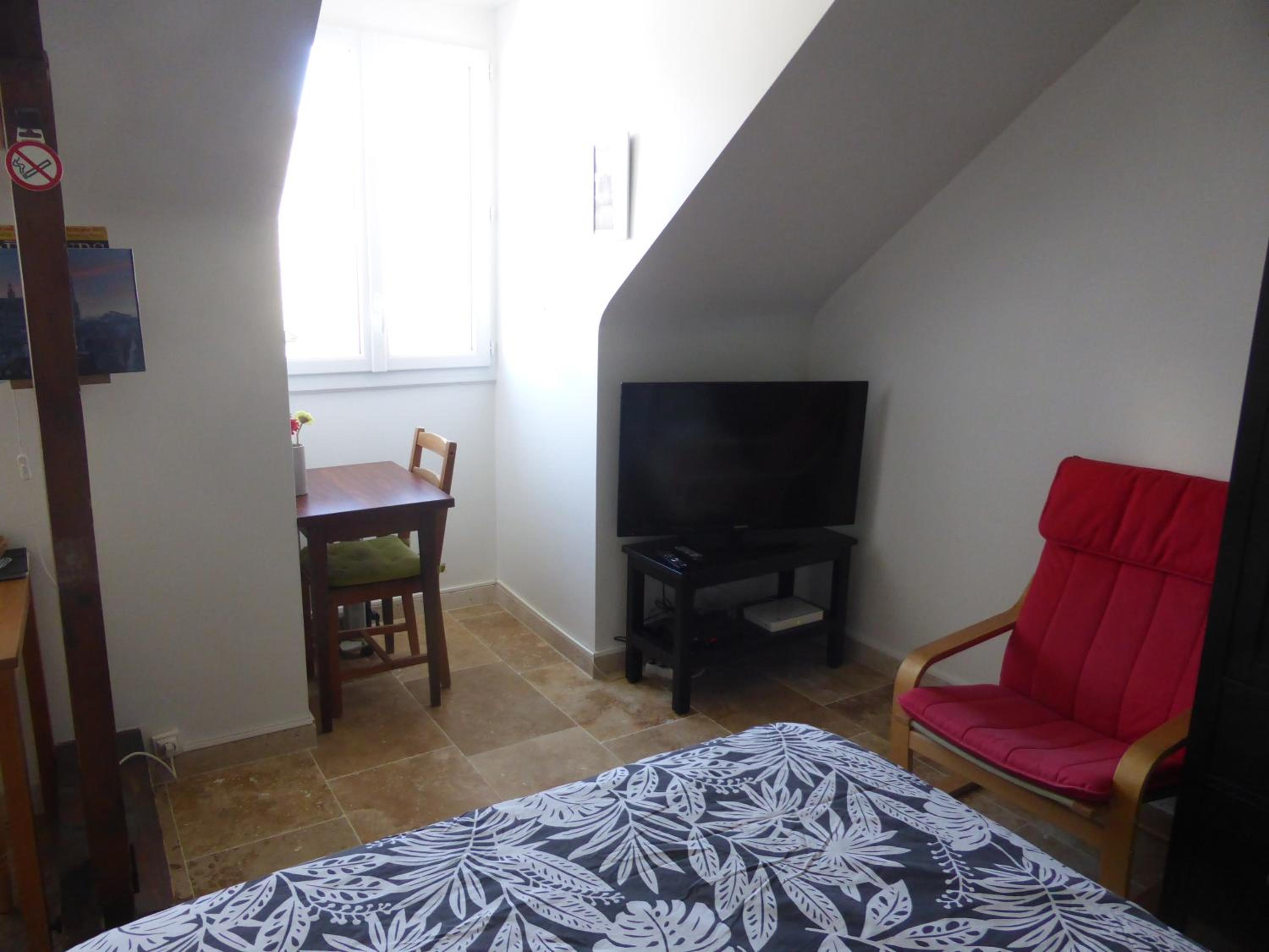 Studio Apartment - Photo 5