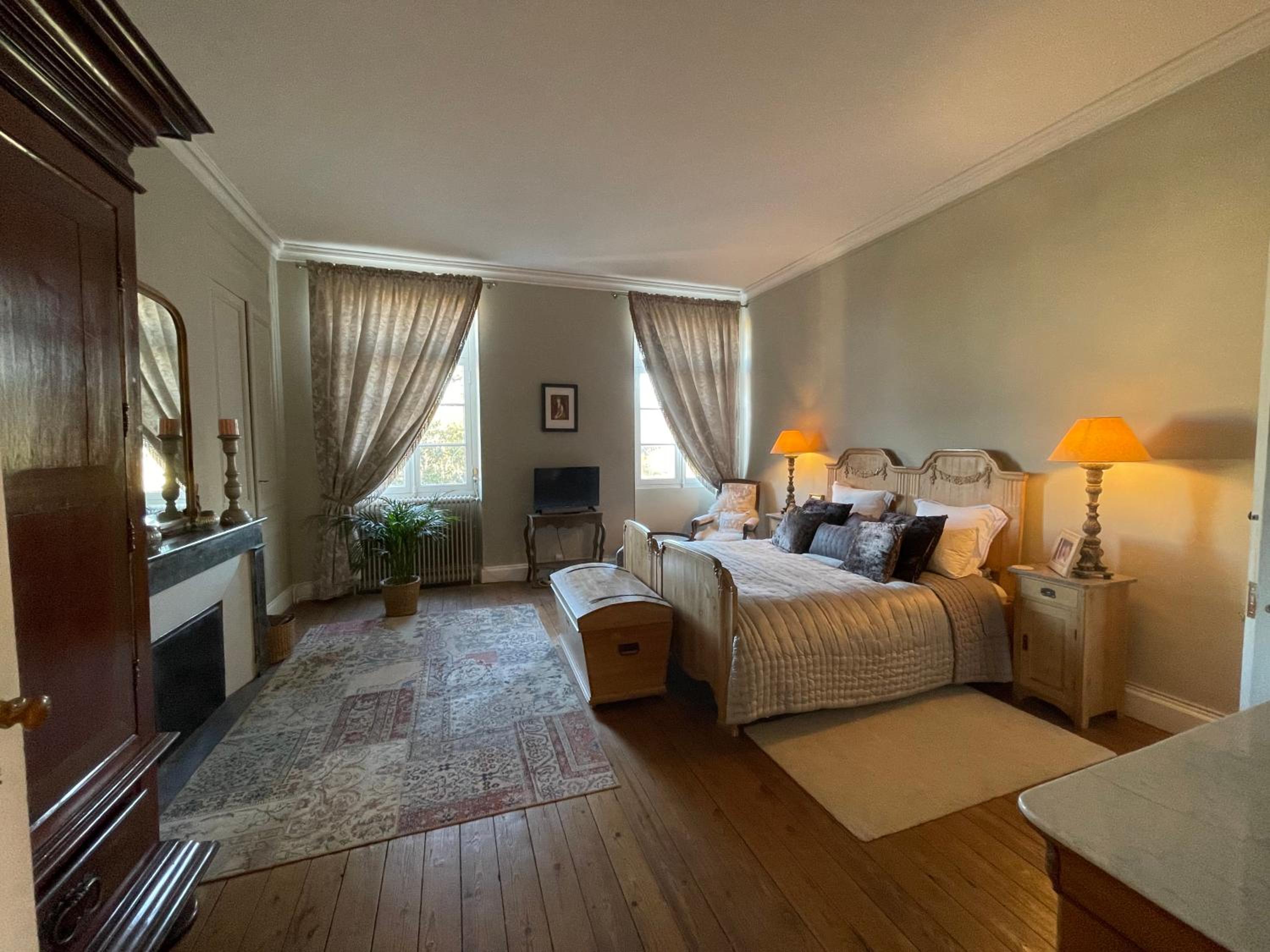 Deluxe King Room