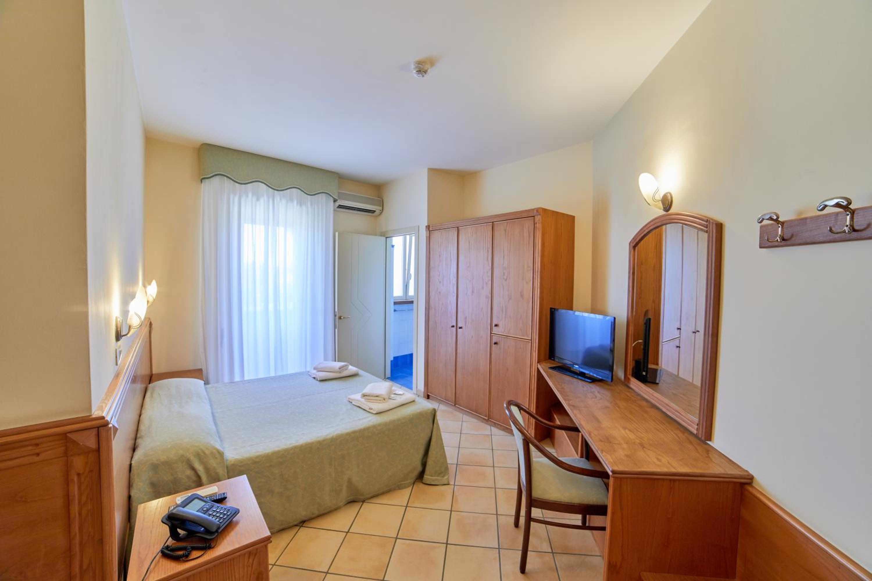 Triple Room photo 2