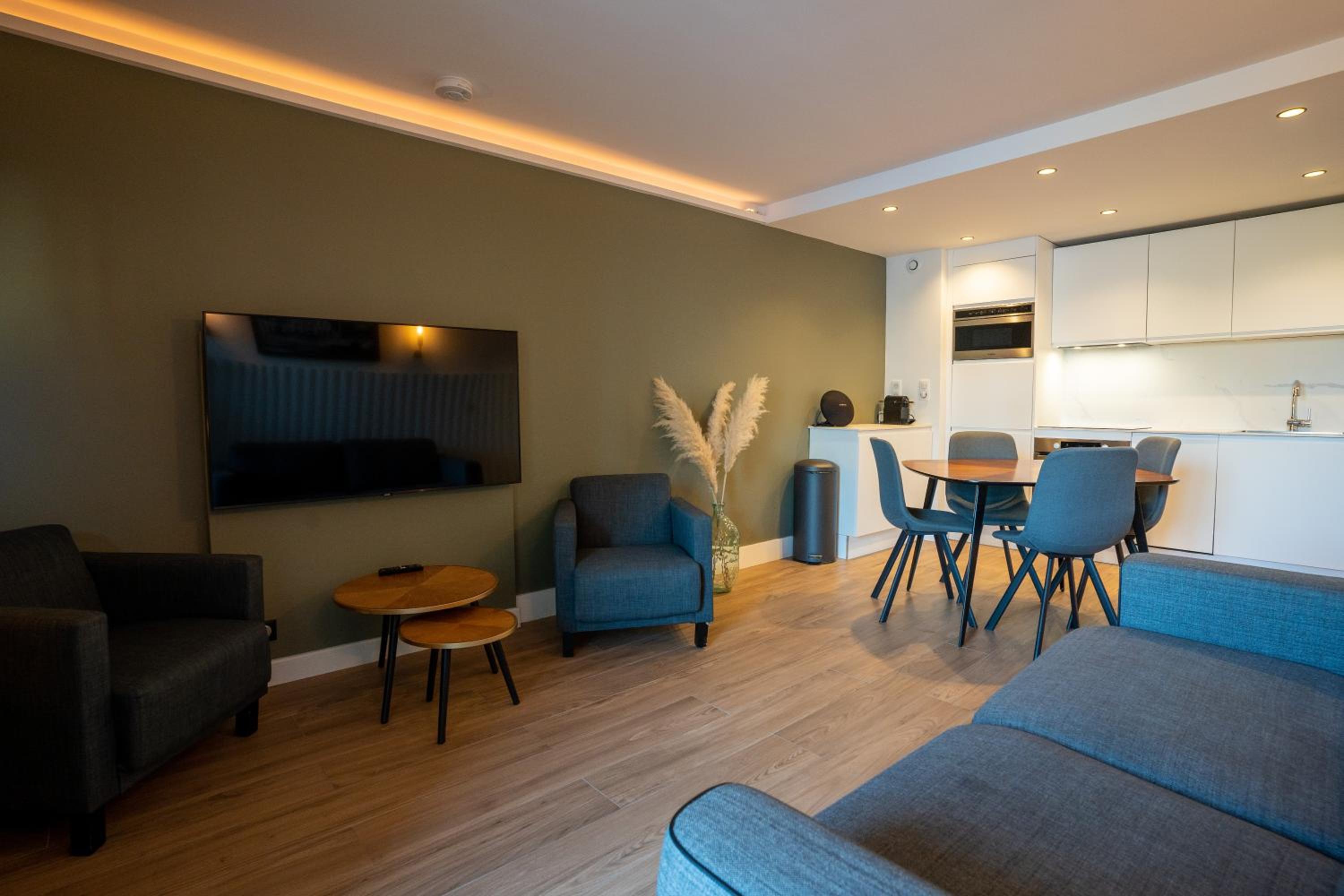 Apartment photo 2