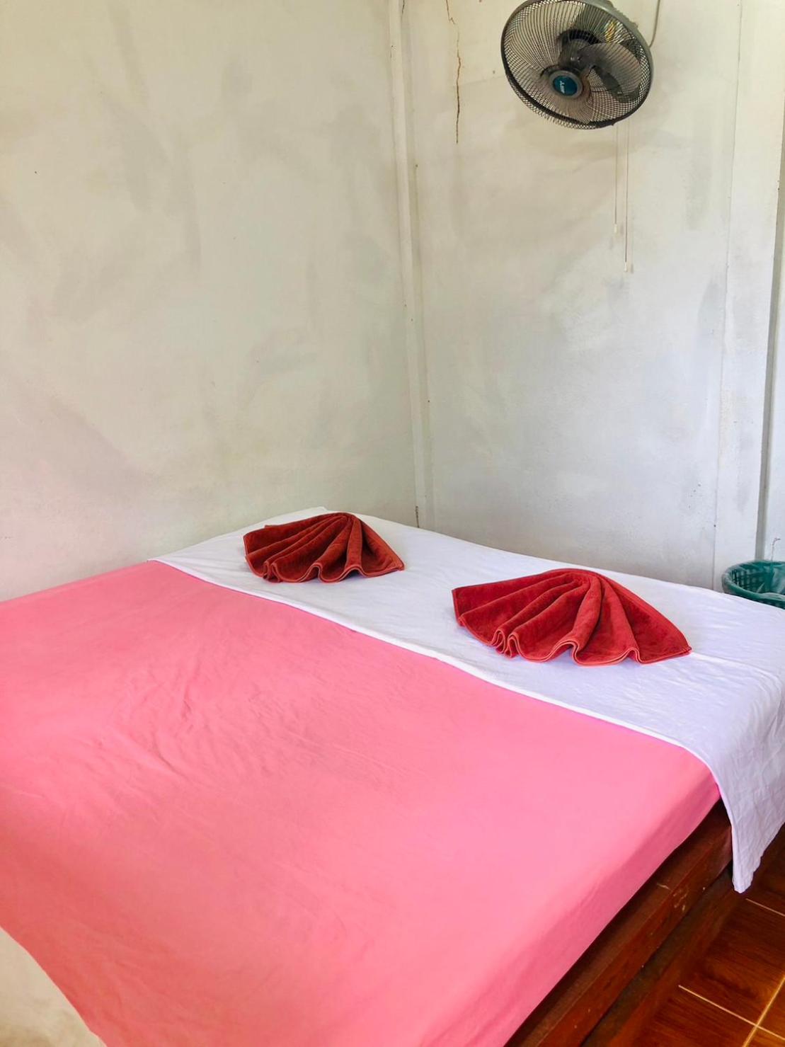 Budget Double Room photo 3