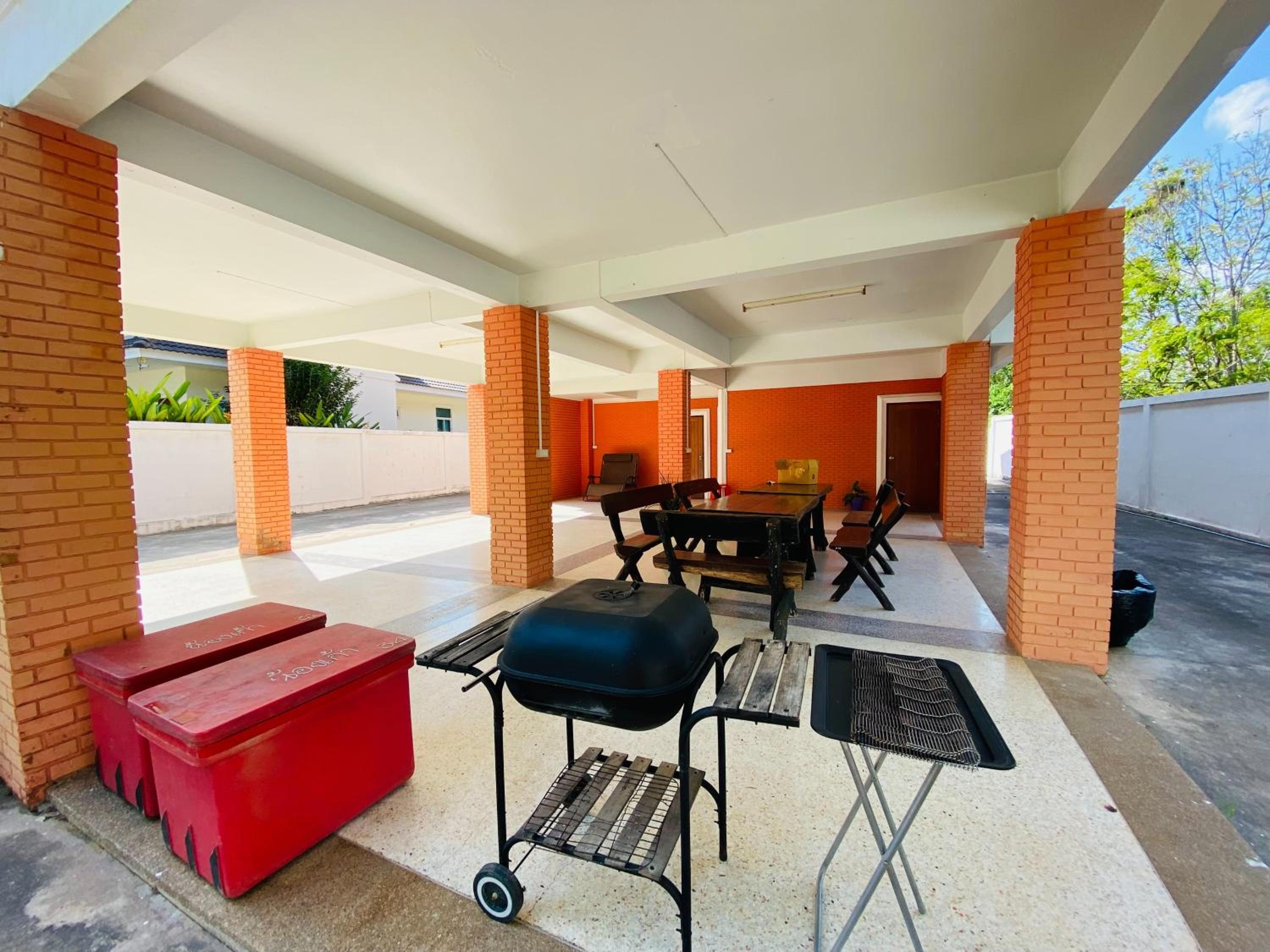 Three-Bedroom House - Photo 8