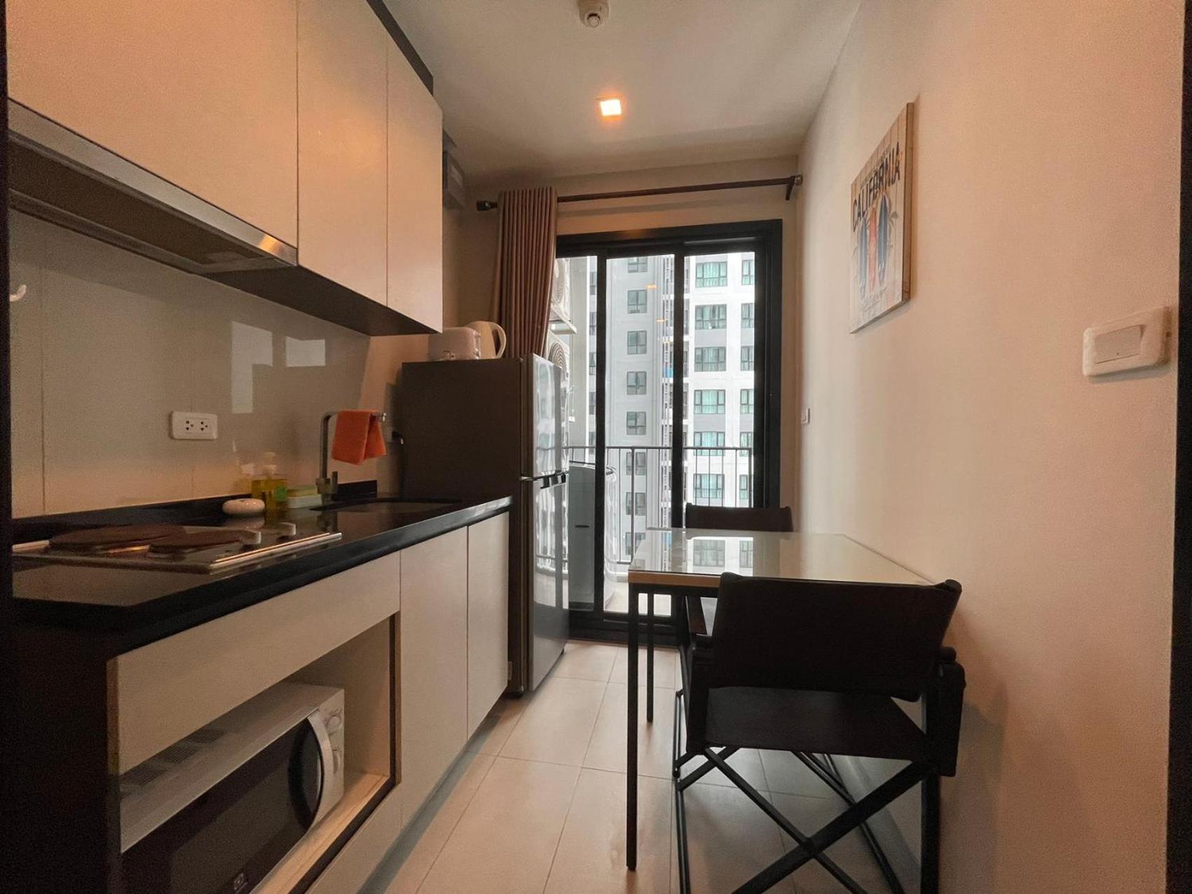 One-Bedroom Apartment - Photo 3