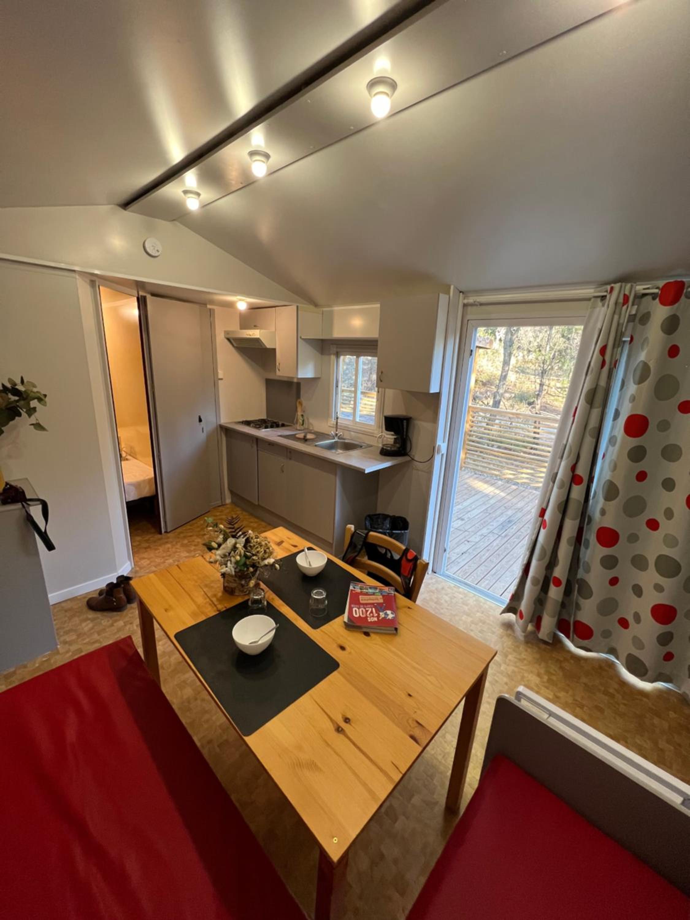 Mobile Home - Photo 10