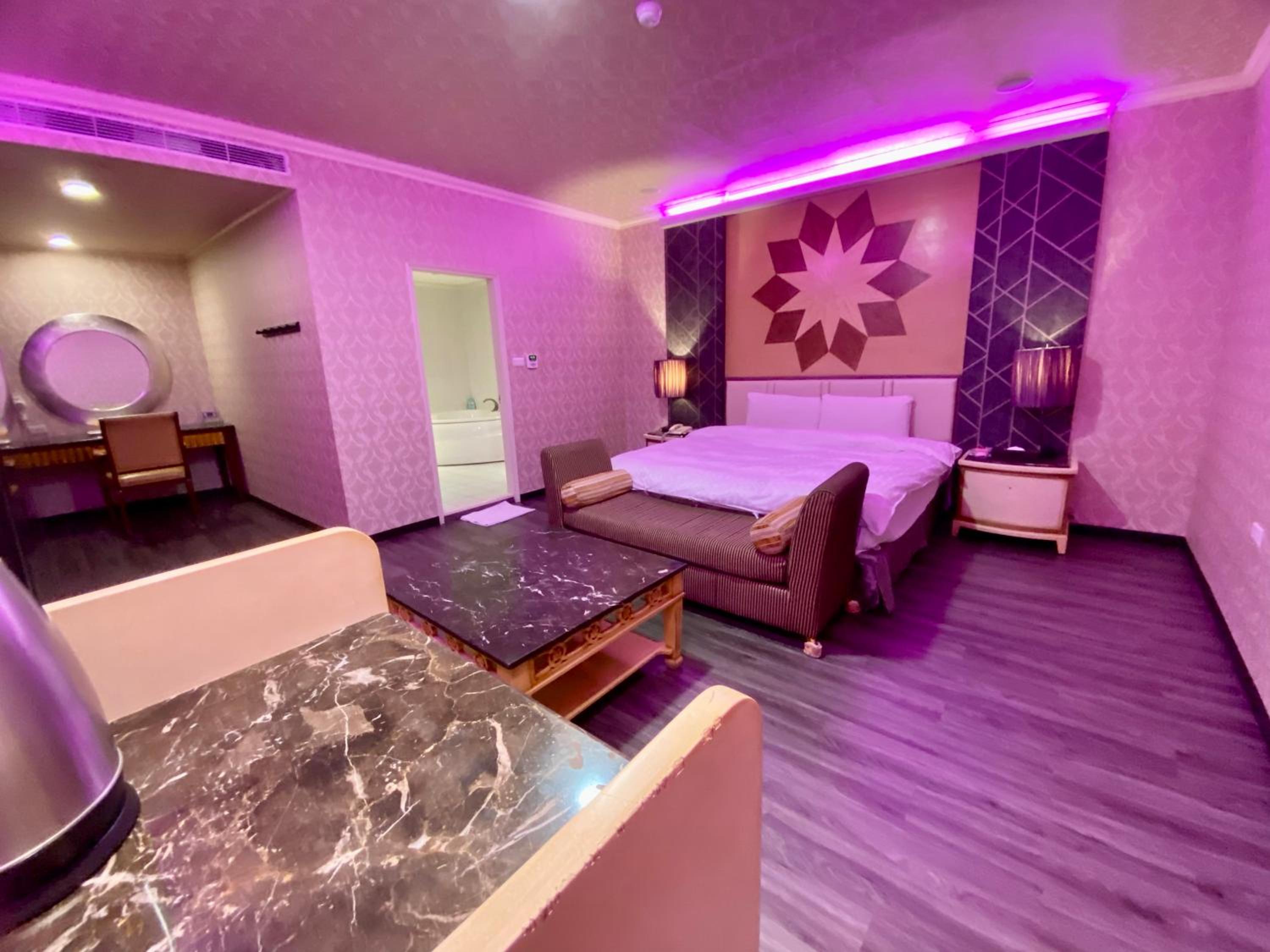 Queen Room with Spa Bath photo 1