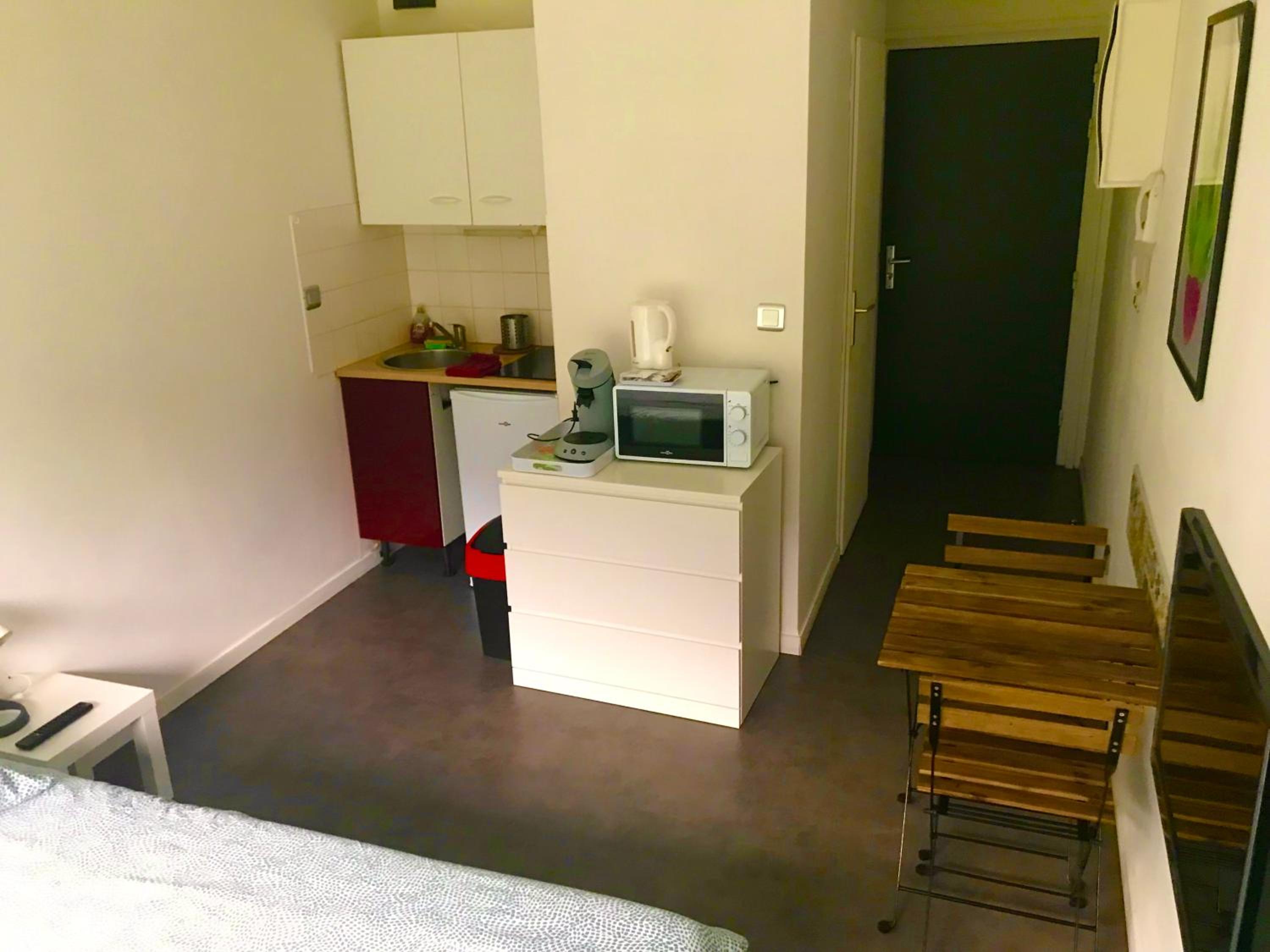 Studio Apartment photo 2