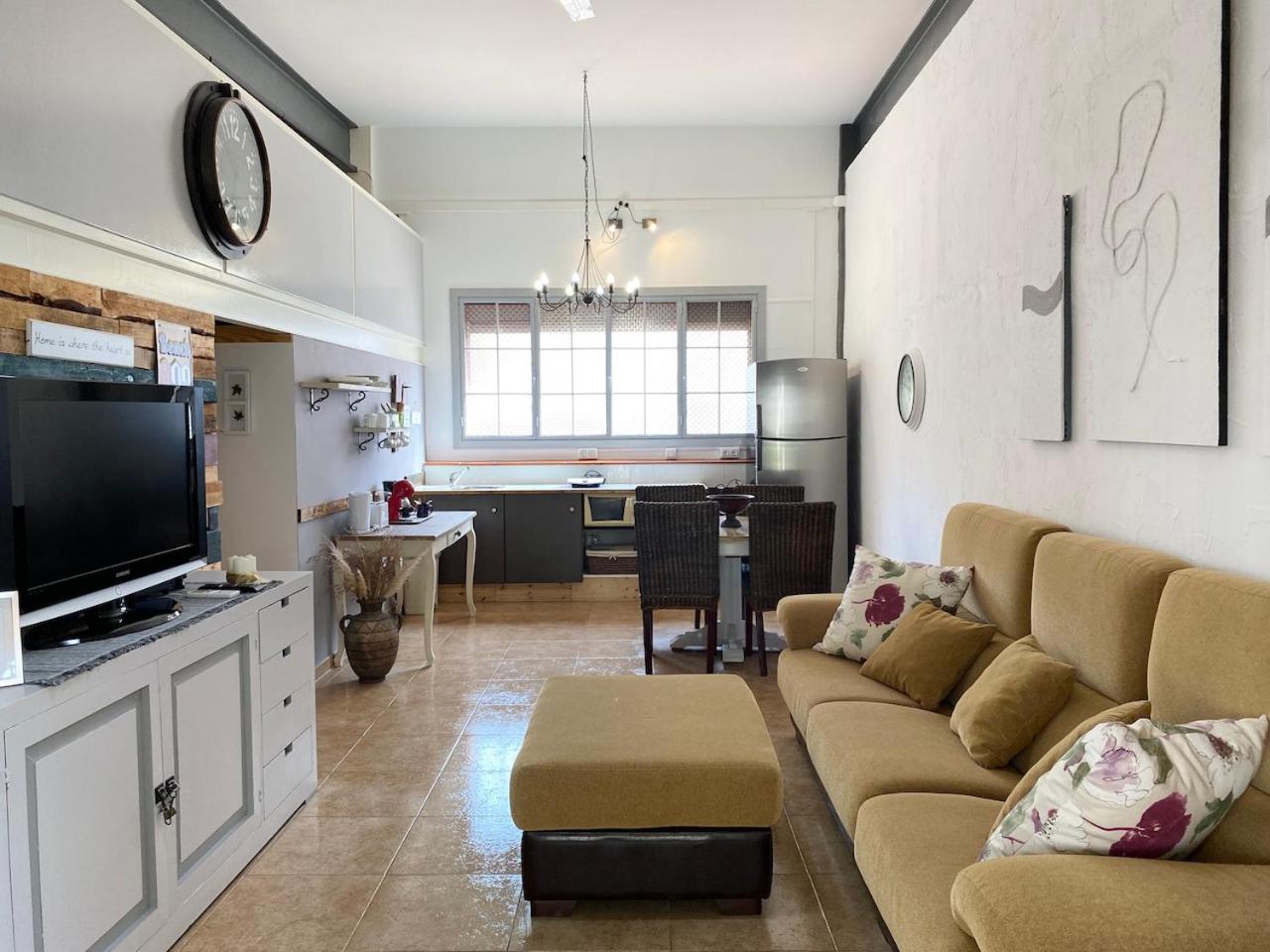 Studio Apartment photo 1