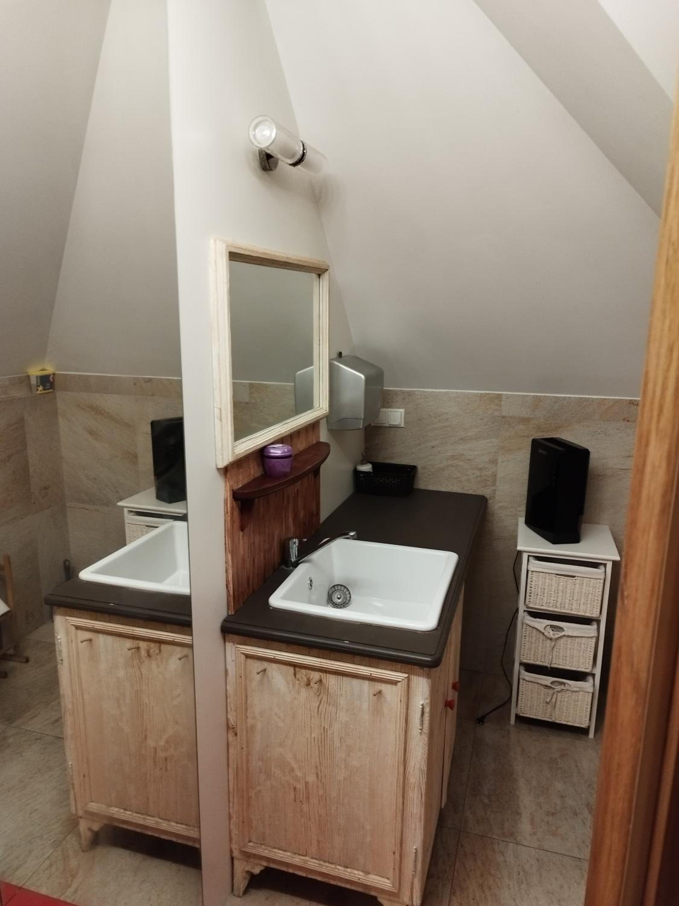 Four-Bedroom House - Photo 5