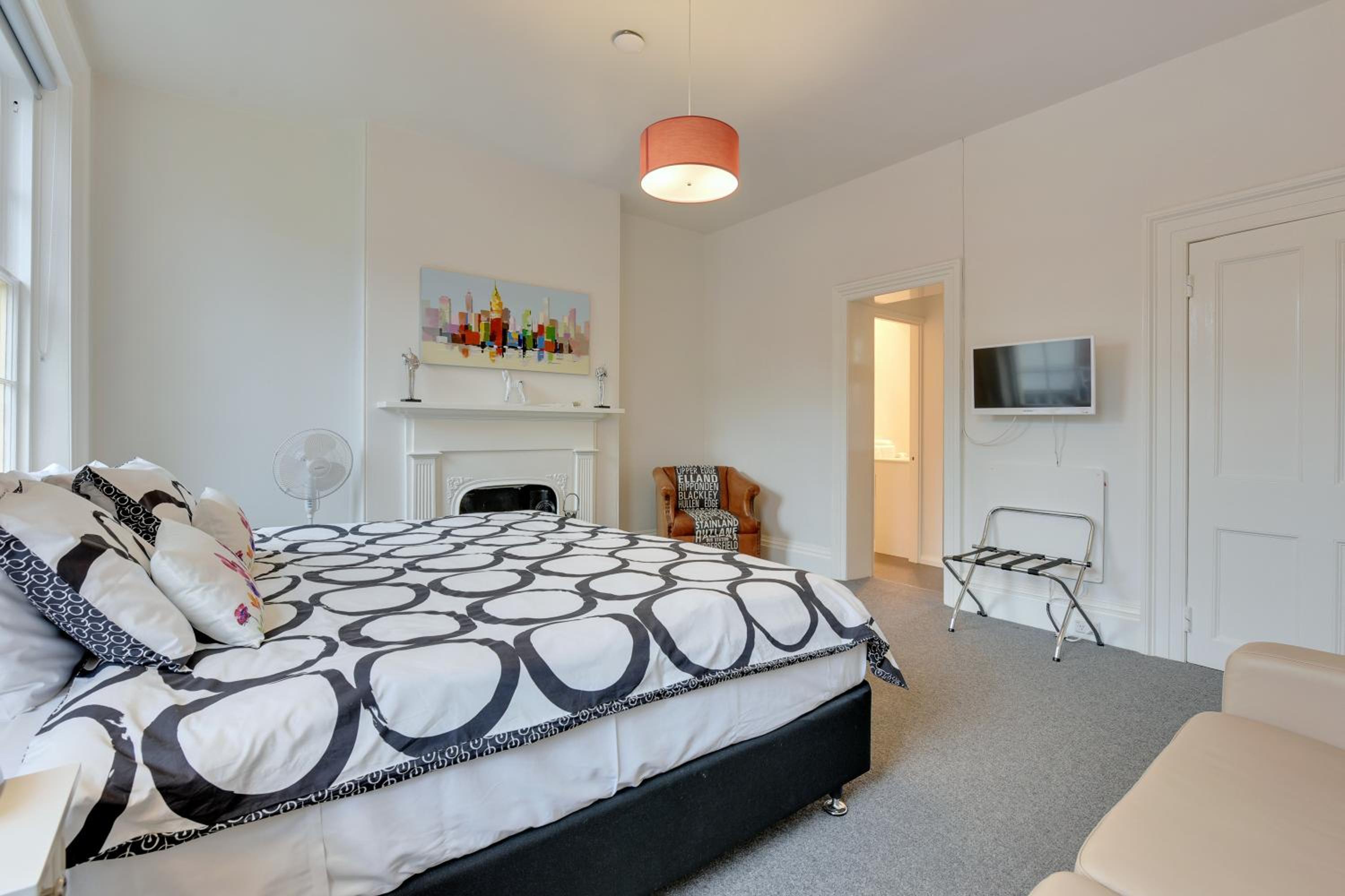 Deluxe Studio Apartment photo 2