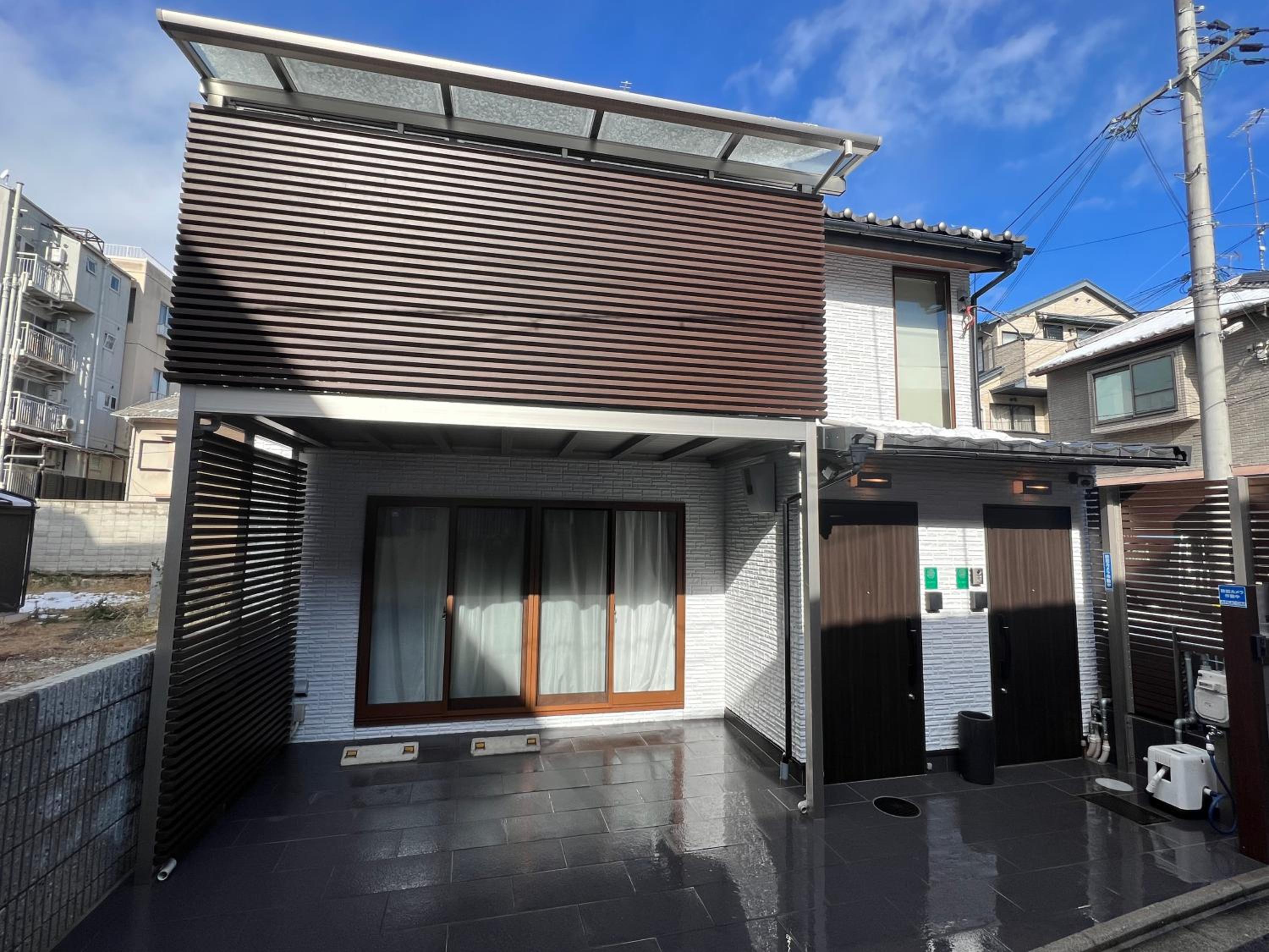 Suite - Photo 1