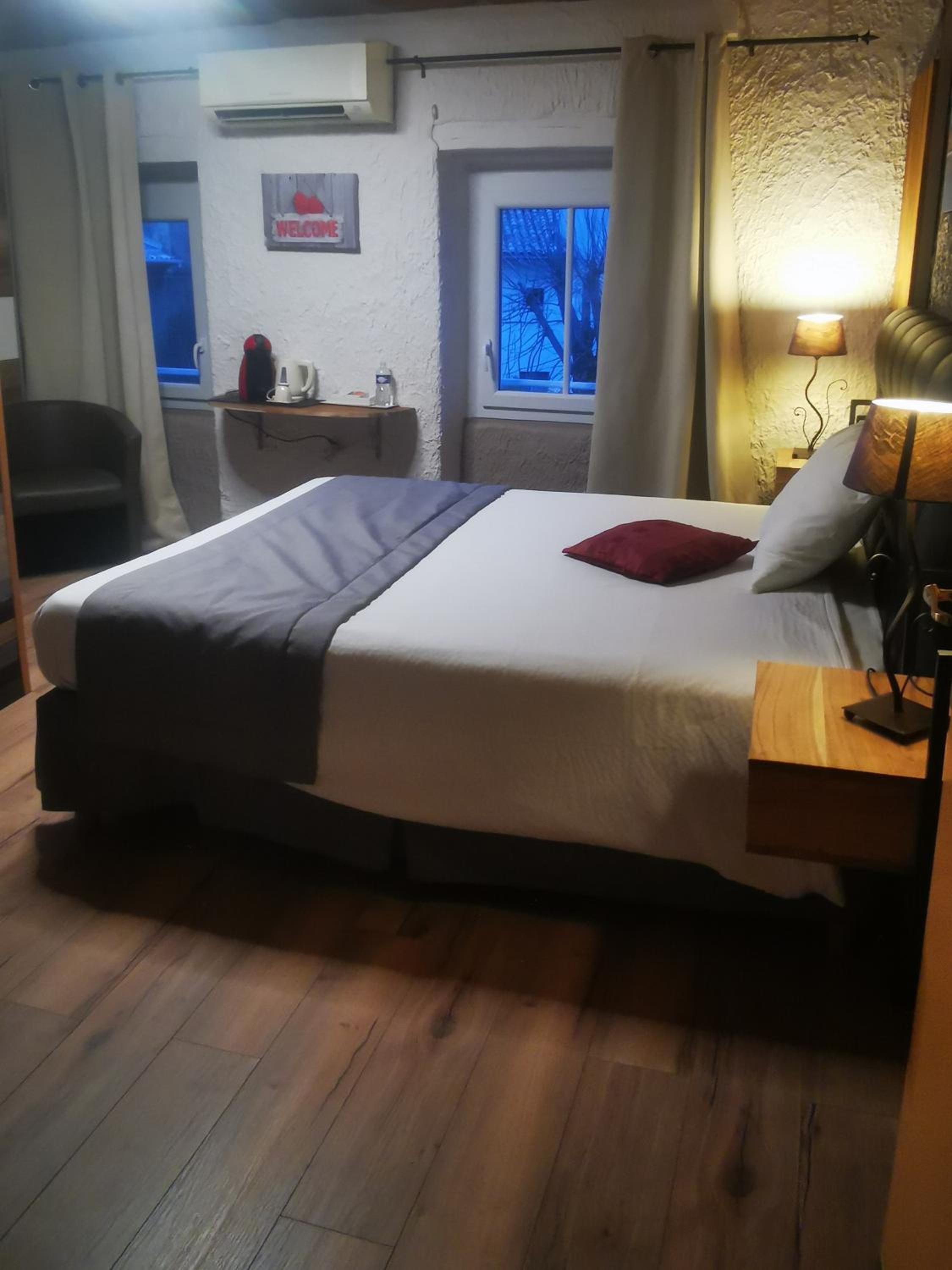 Double Room with Garden View - Photo 2