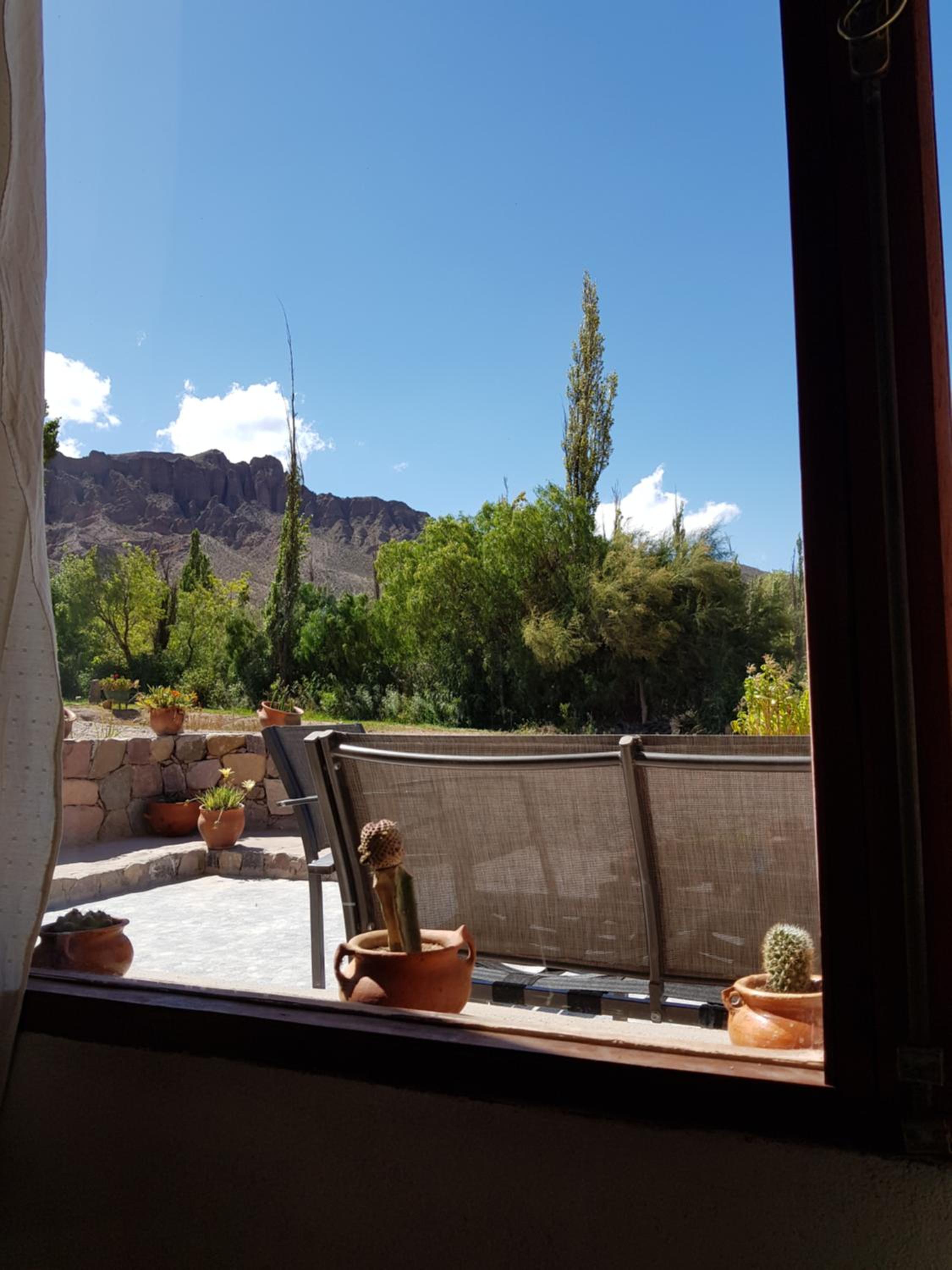 Apartment with Mountain View