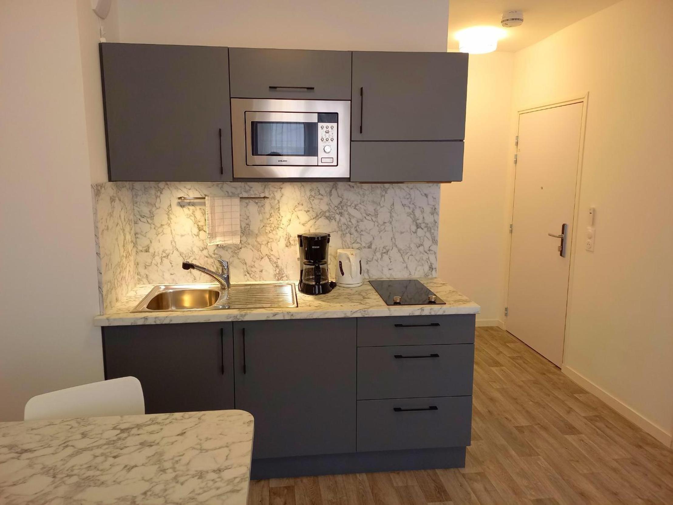 One-Bedroom Apartment