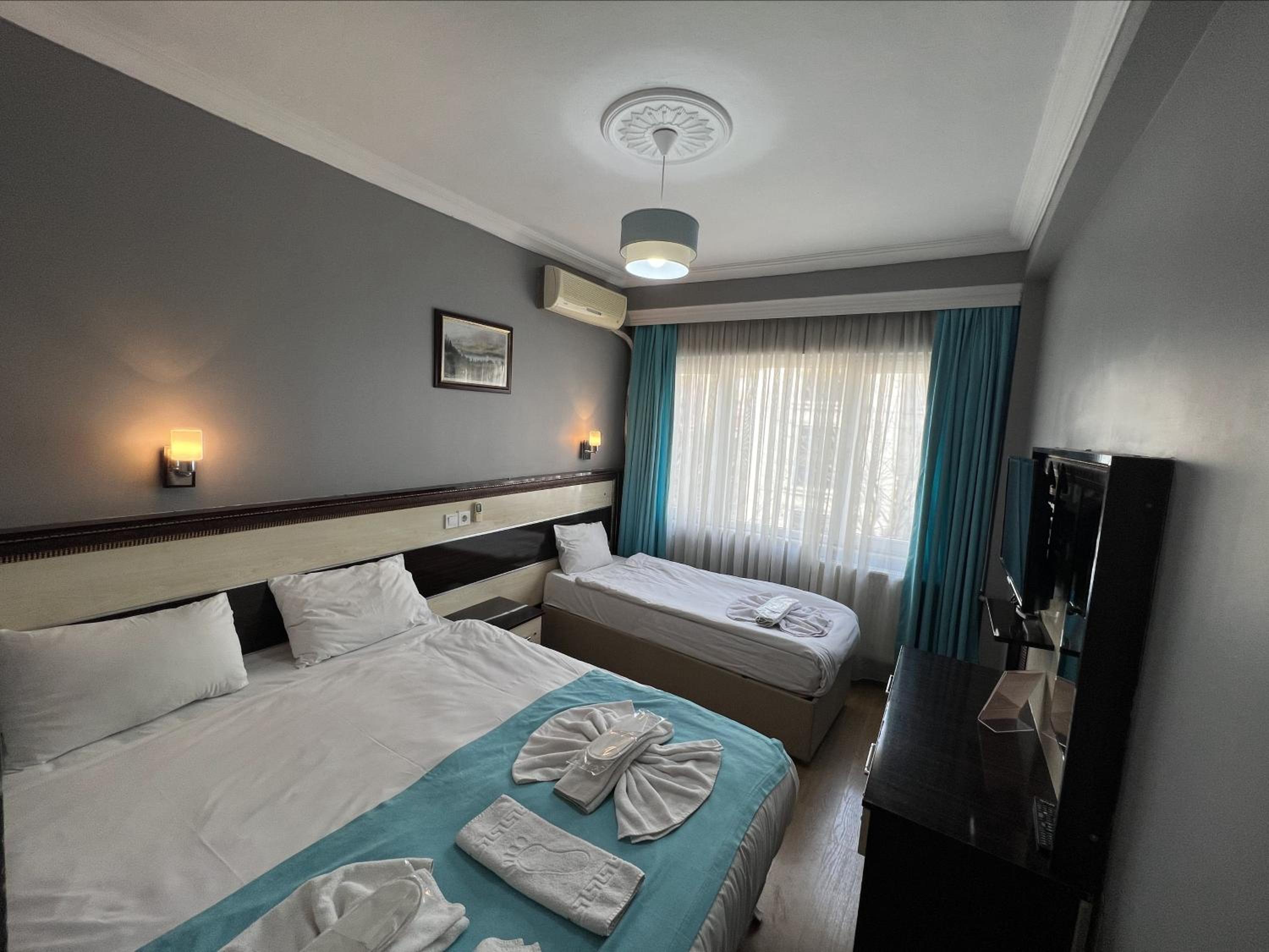 Standard Double or Twin Room photo 2