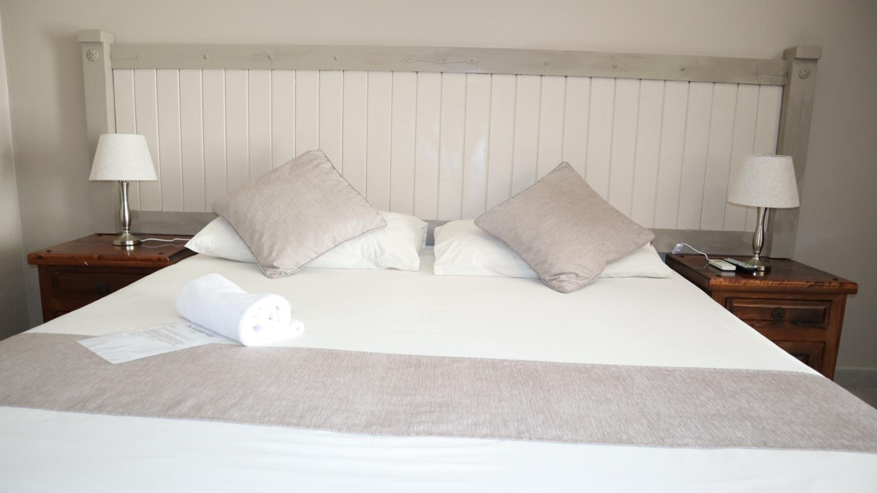 Double Room with Balcony - Photo 5