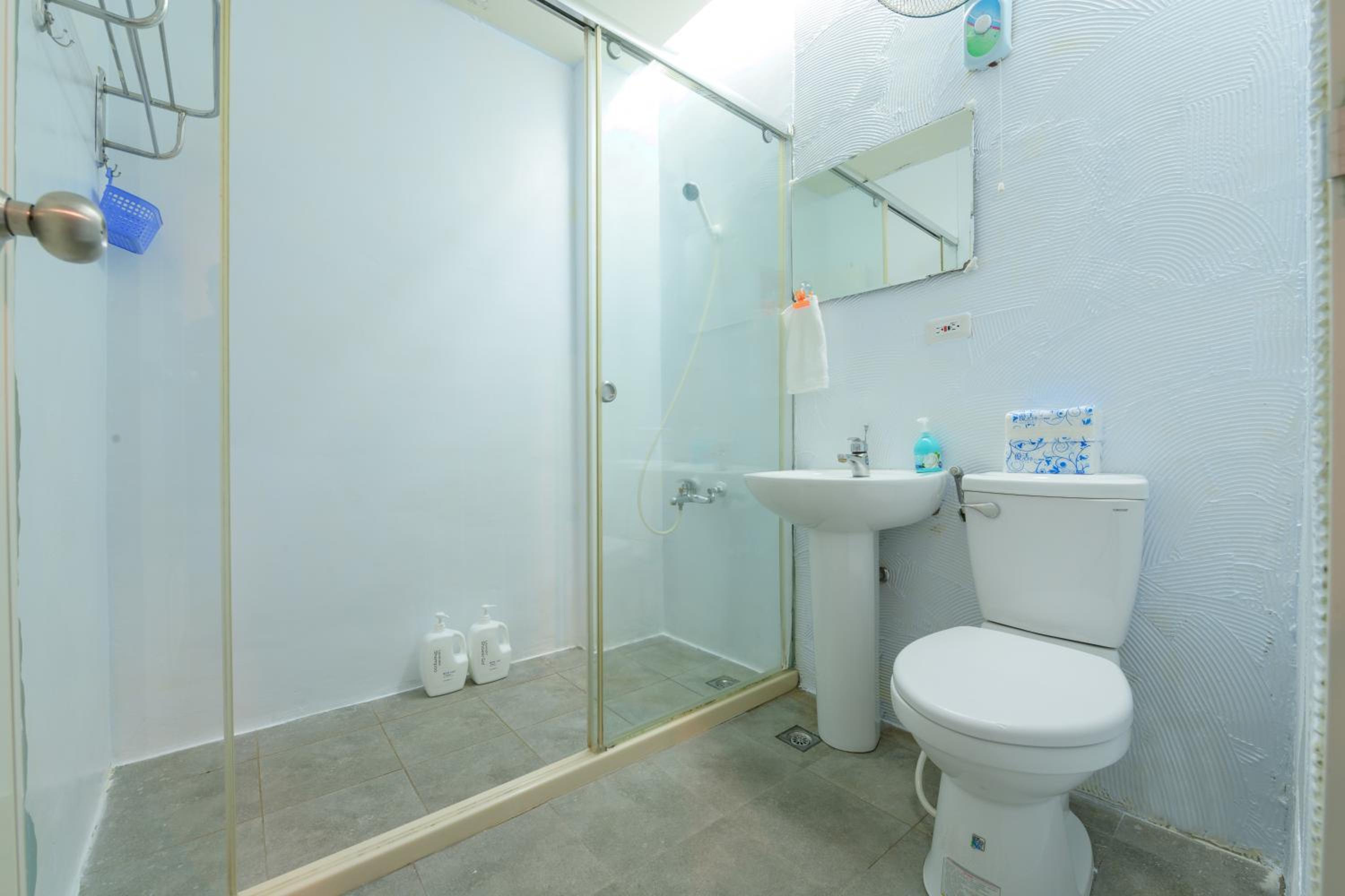 Quadruple Room with Shared Bathroom photo 1