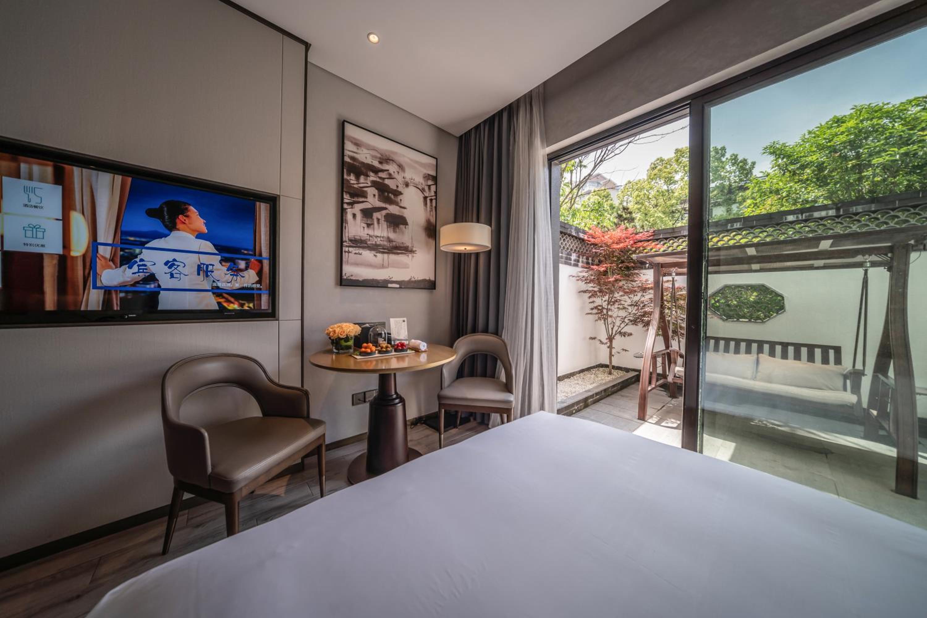 Double Room with Courtyard View