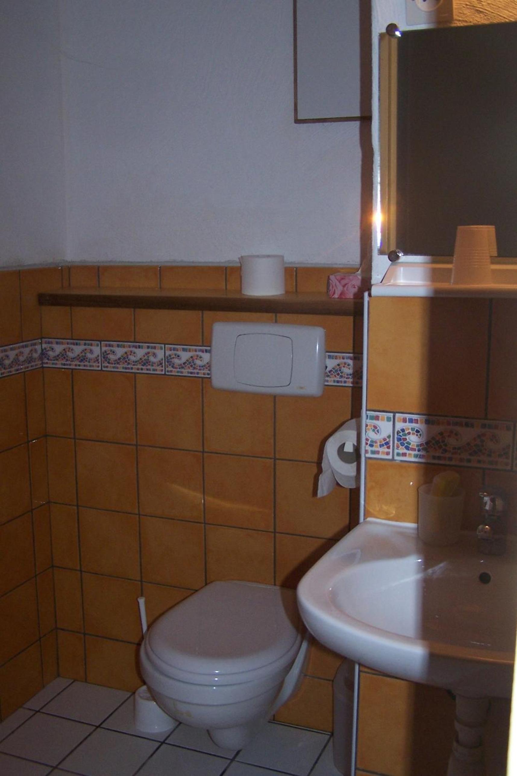 Comfort Holiday Home (8 Adults) - Photo 4